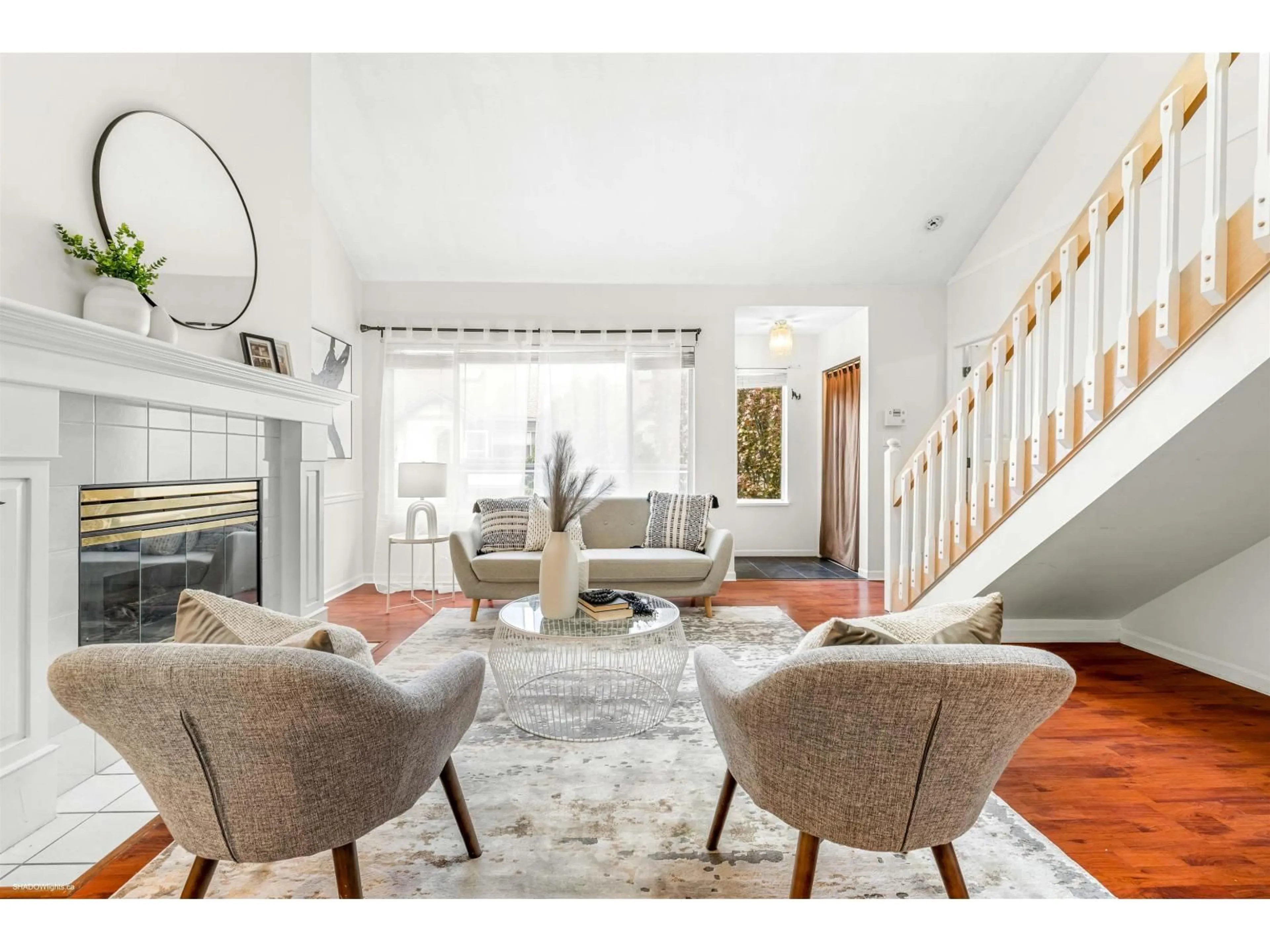 Living room with furniture, unknown for 222 - 7837 120A, Surrey British Columbia V3W0W9