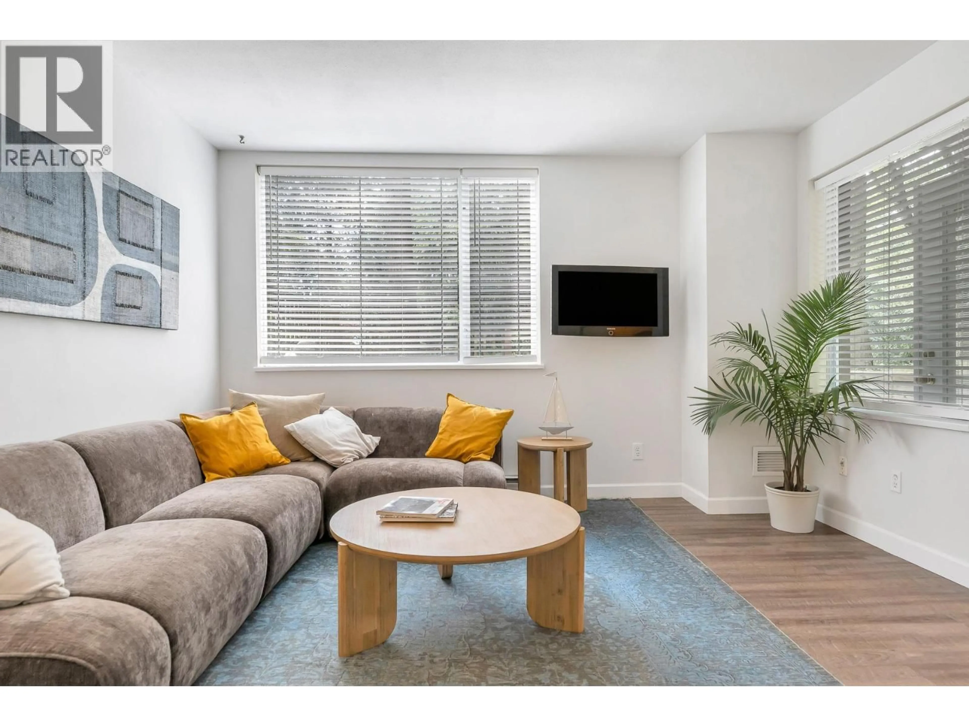 Living room with furniture, unknown for 105 - 6742 STATION HILL COURT, Burnaby British Columbia V3N4V2