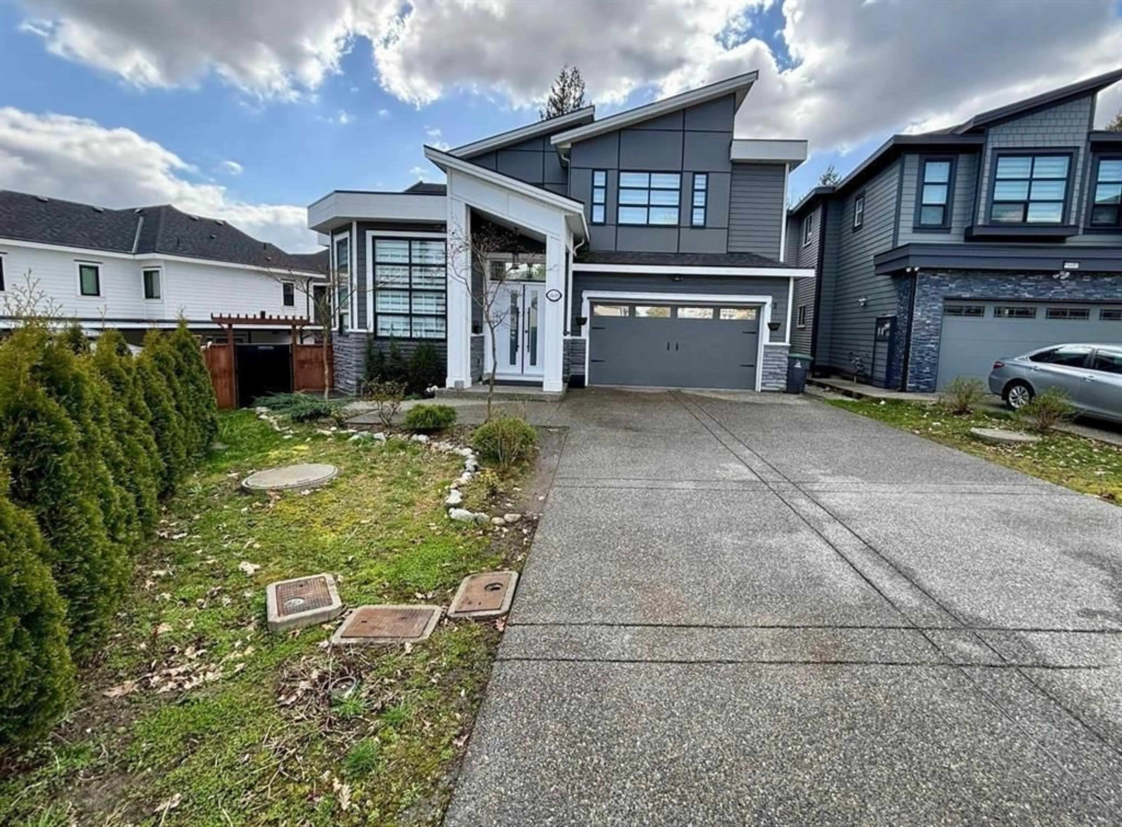 A pic from outside/outdoor area/front of a property/back of a property/a pic from drone, street for 16488 103, Surrey British Columbia V4N1Y6