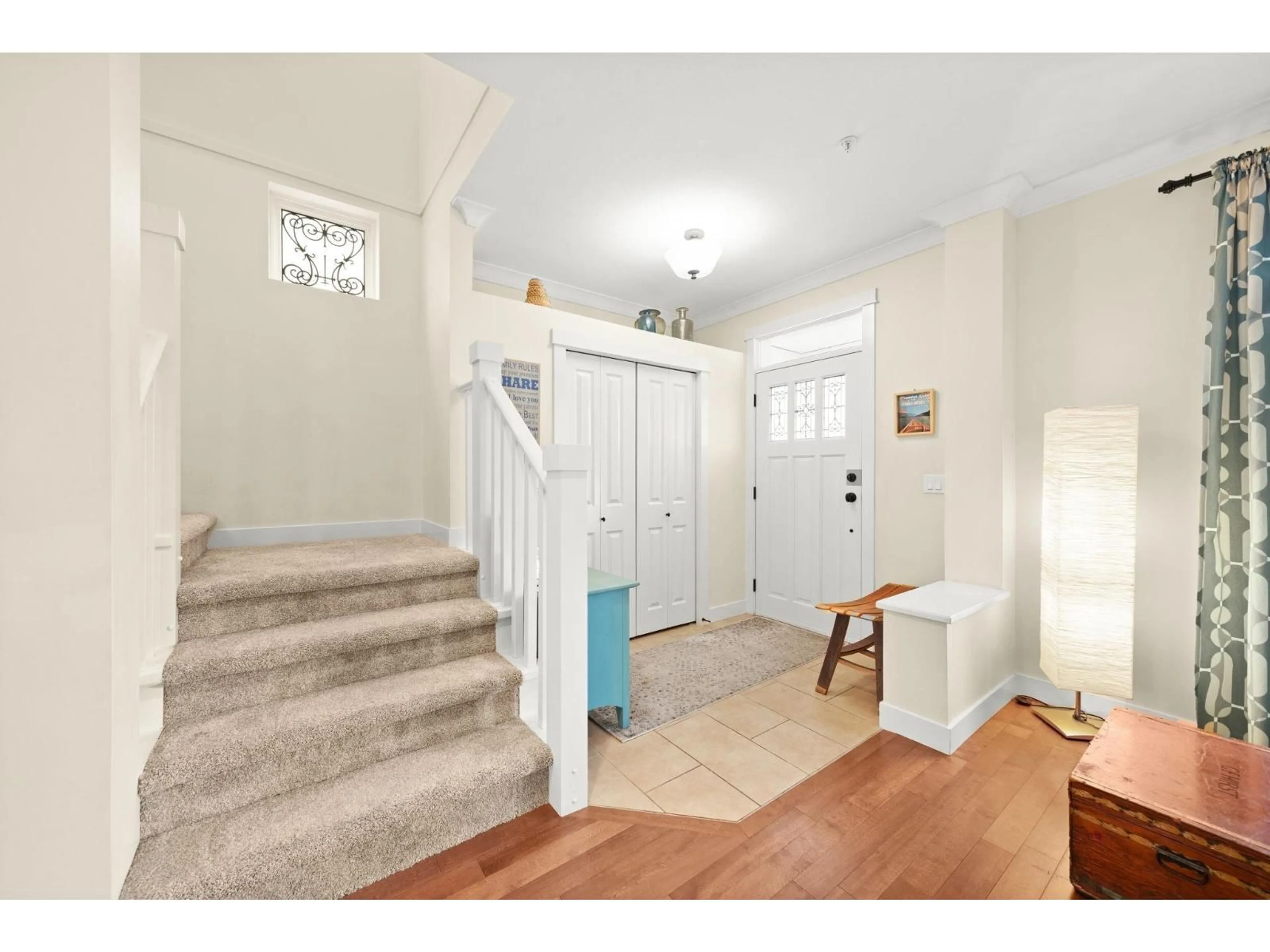 Indoor entryway for 9445 KANAKA, Langley British Columbia V1M4G4