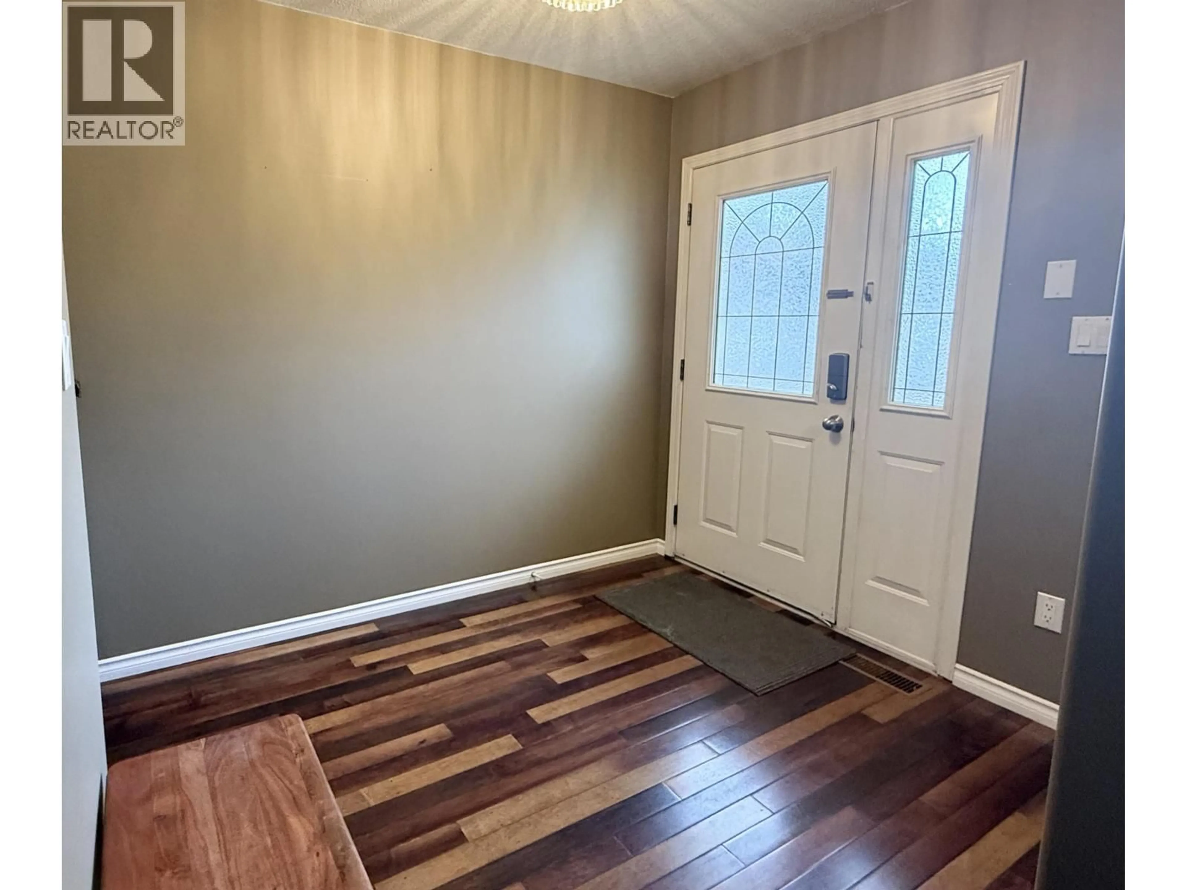 Indoor entryway for 105 - 7180 ST LAWRENCE AVENUE, Prince George British Columbia V2N5C6