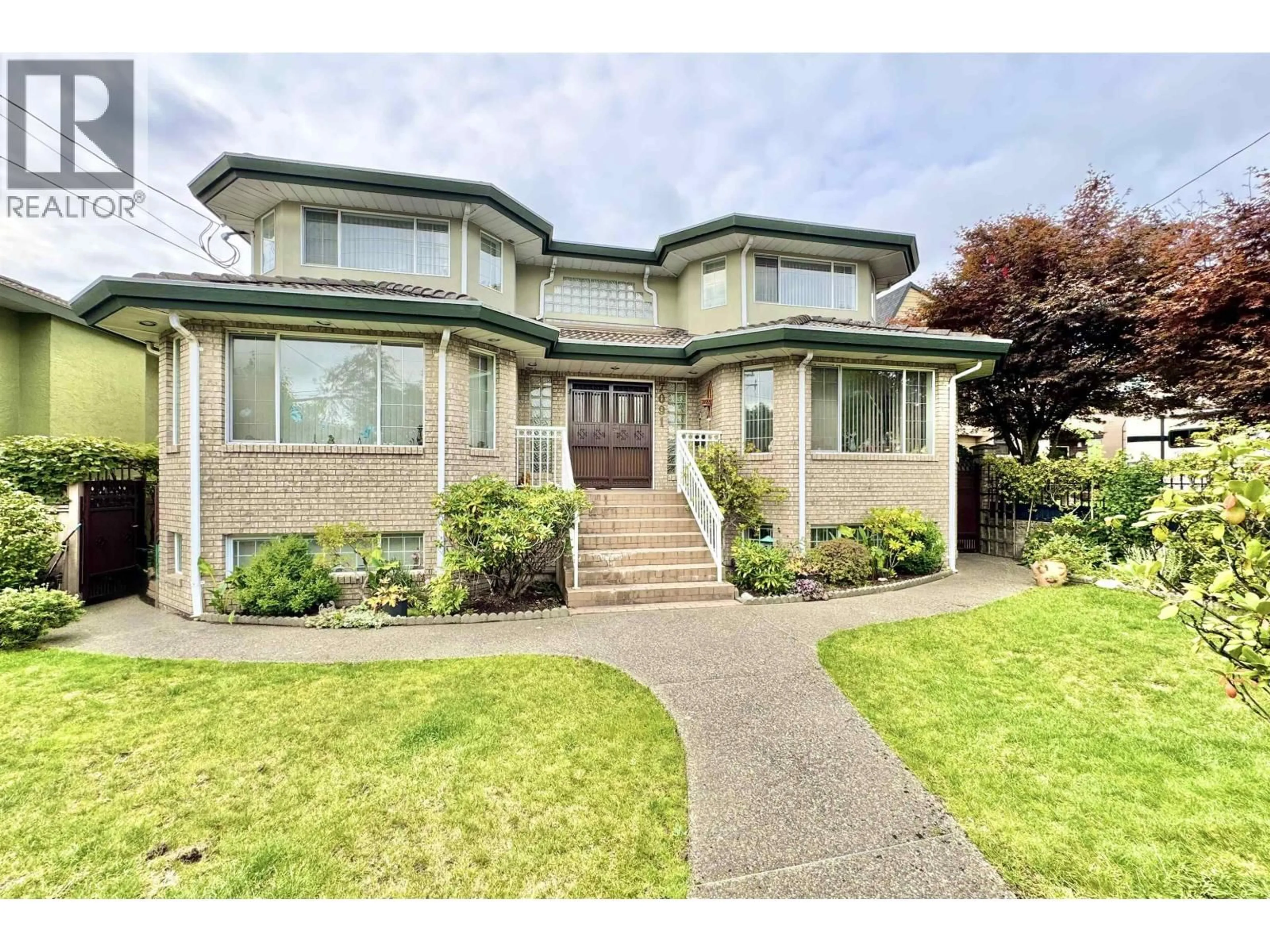 Home with vinyl exterior material, street for 7091 SUSSEX AVENUE, Burnaby British Columbia V5J3V4