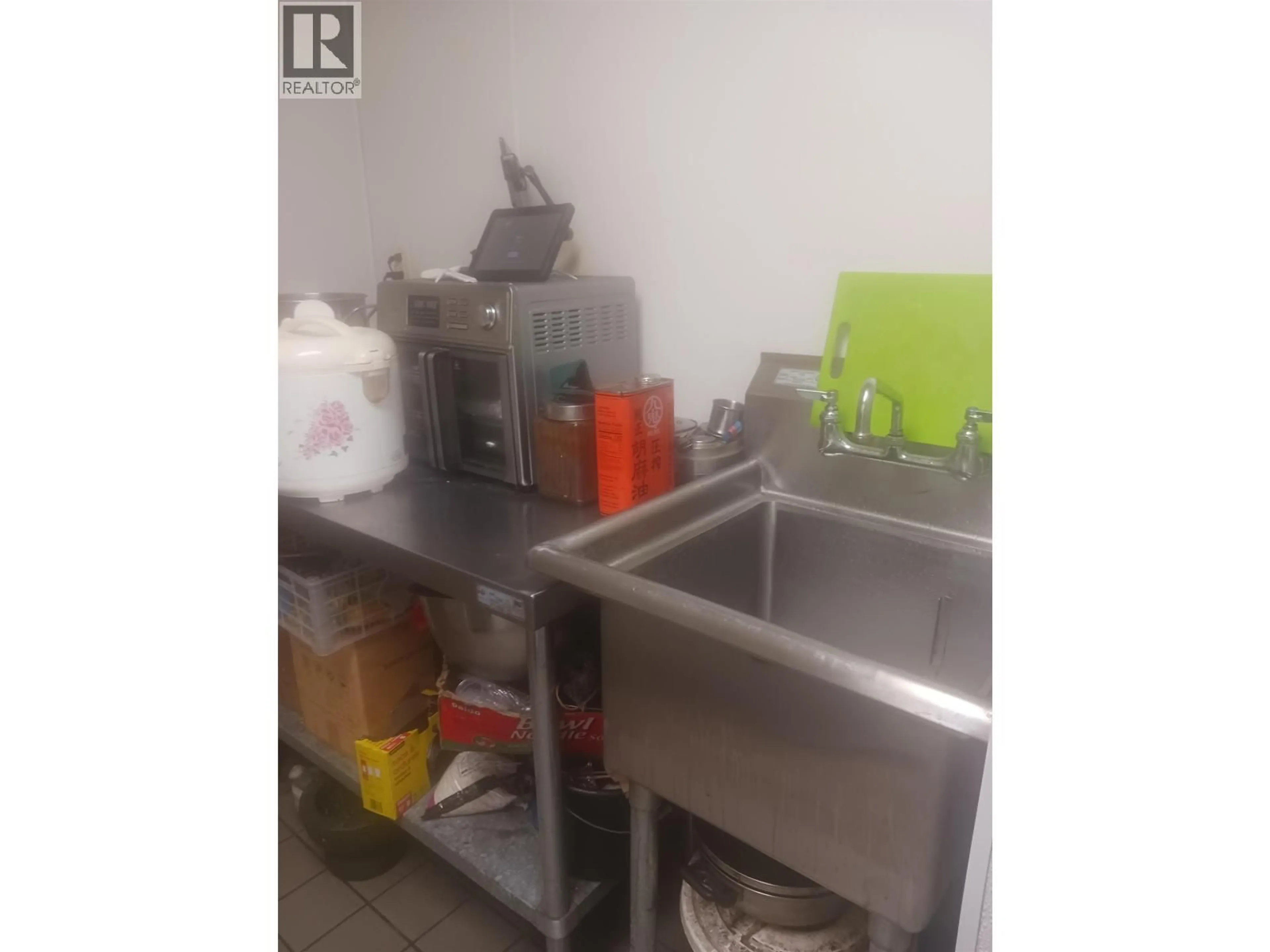 Kitchen with laundary machines, unknown for 2138 HASTING STREET, Vancouver British Columbia V3L1V1