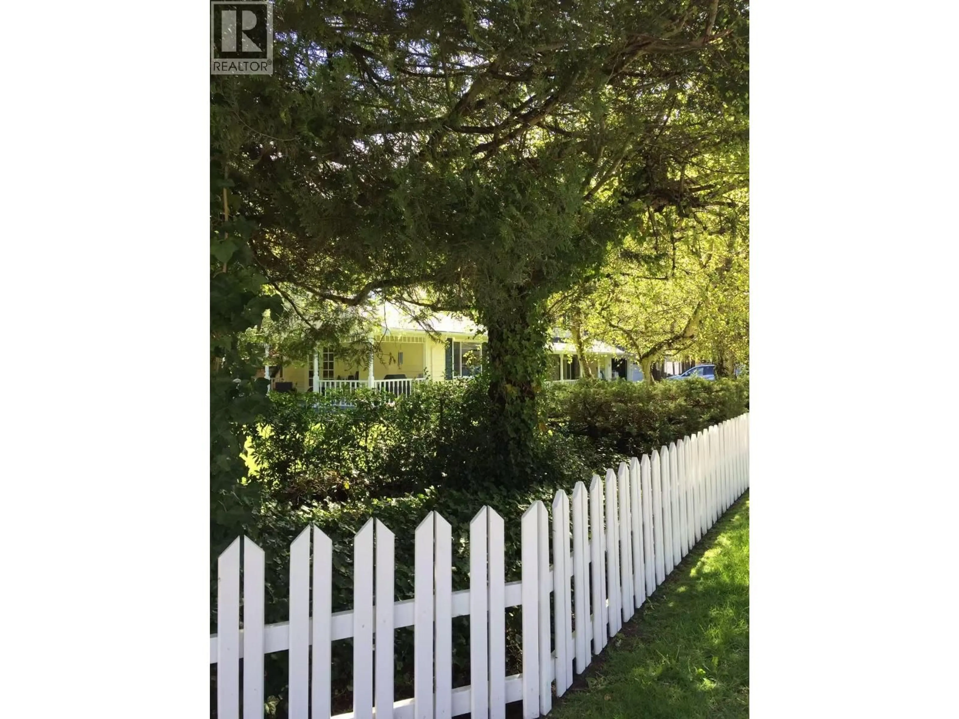 A pic from outside/outdoor area/front of a property/back of a property/a pic from drone, street for 128 53 STREET, Delta British Columbia V4M3B2