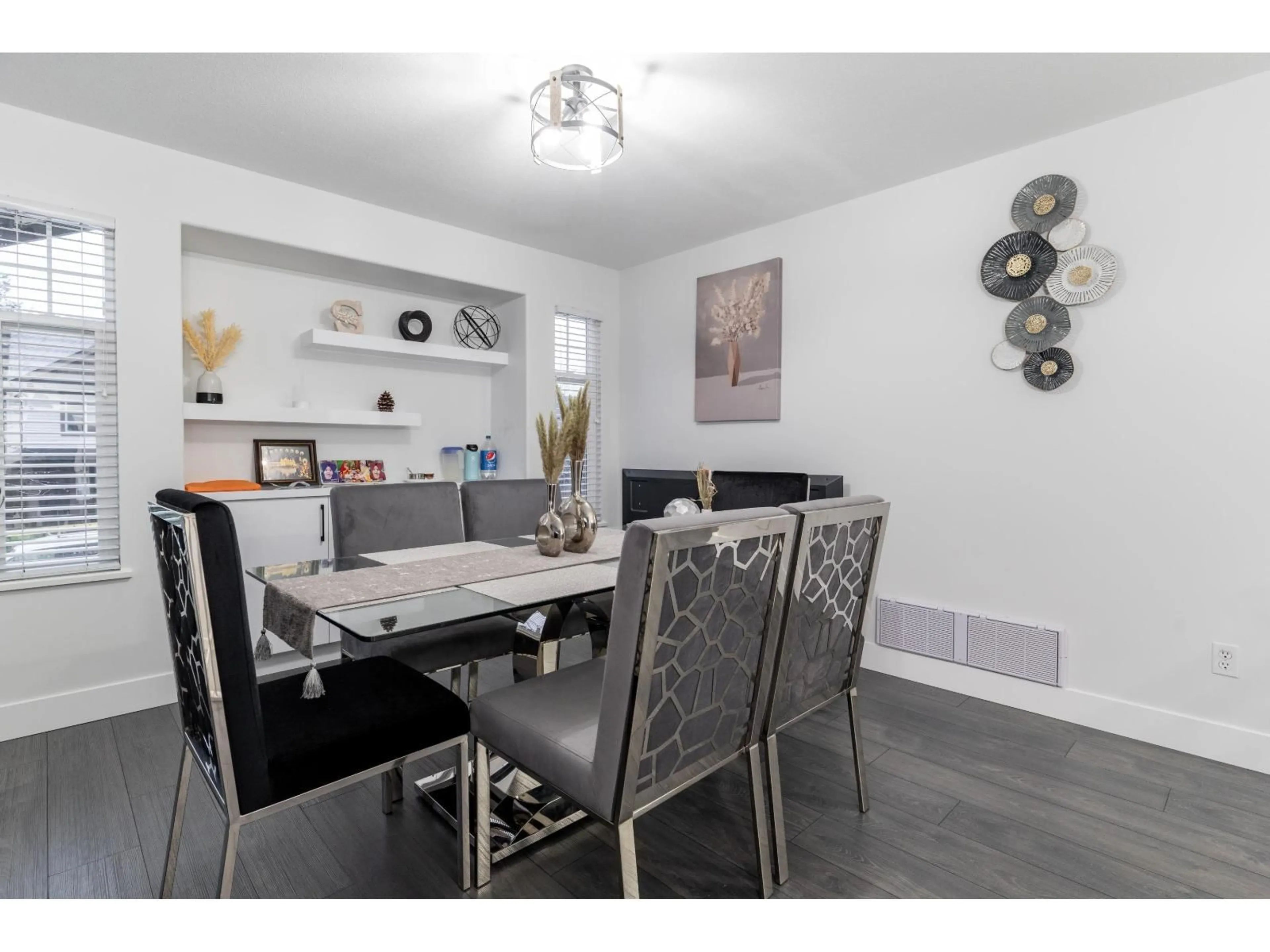Dining room, wood/laminate floor for 2886 BOXCAR, Abbotsford British Columbia V4X2S5