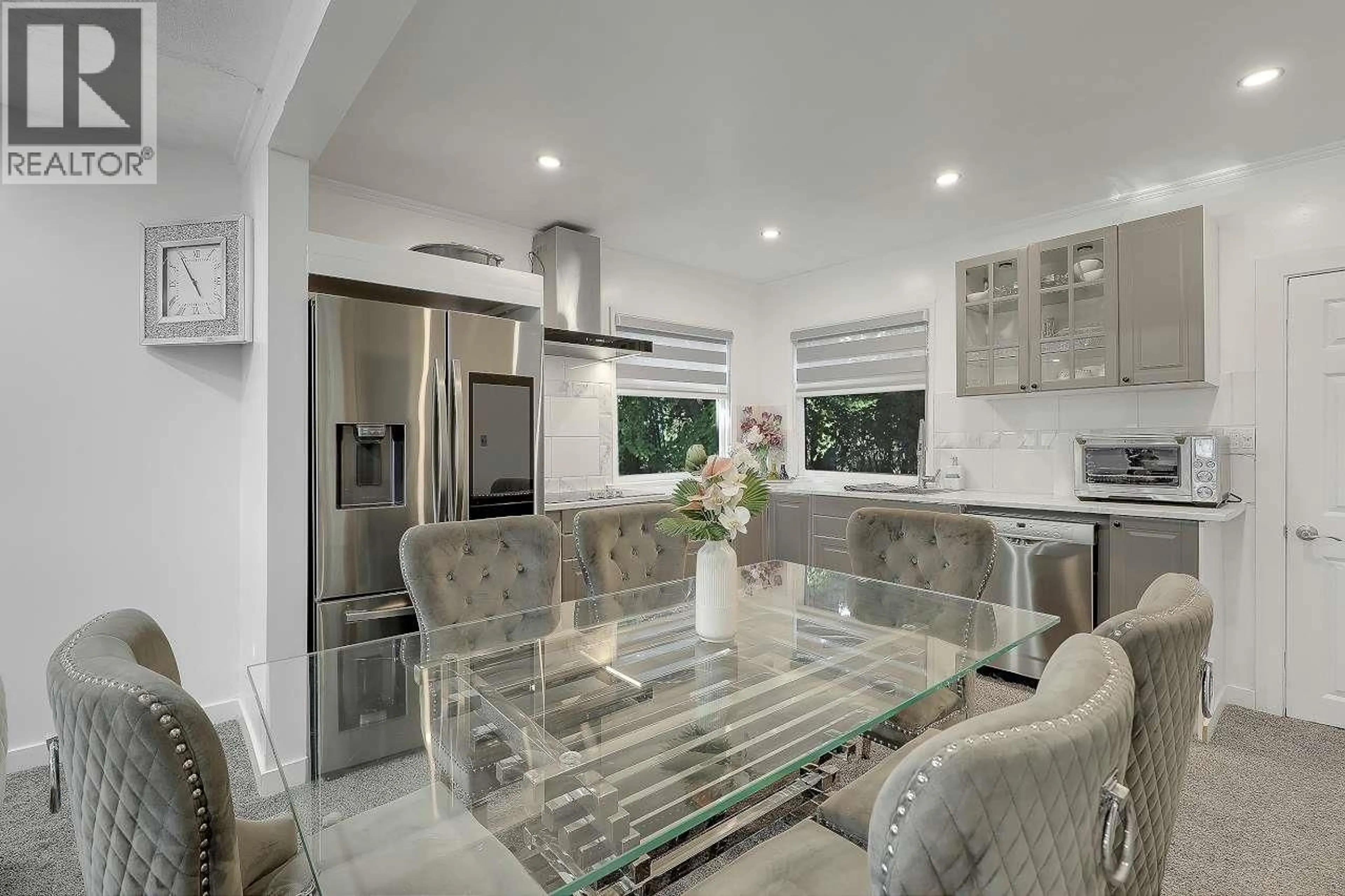 Contemporary kitchen, unknown for 7822 WILLARD STREET, Burnaby British Columbia V3N2W5
