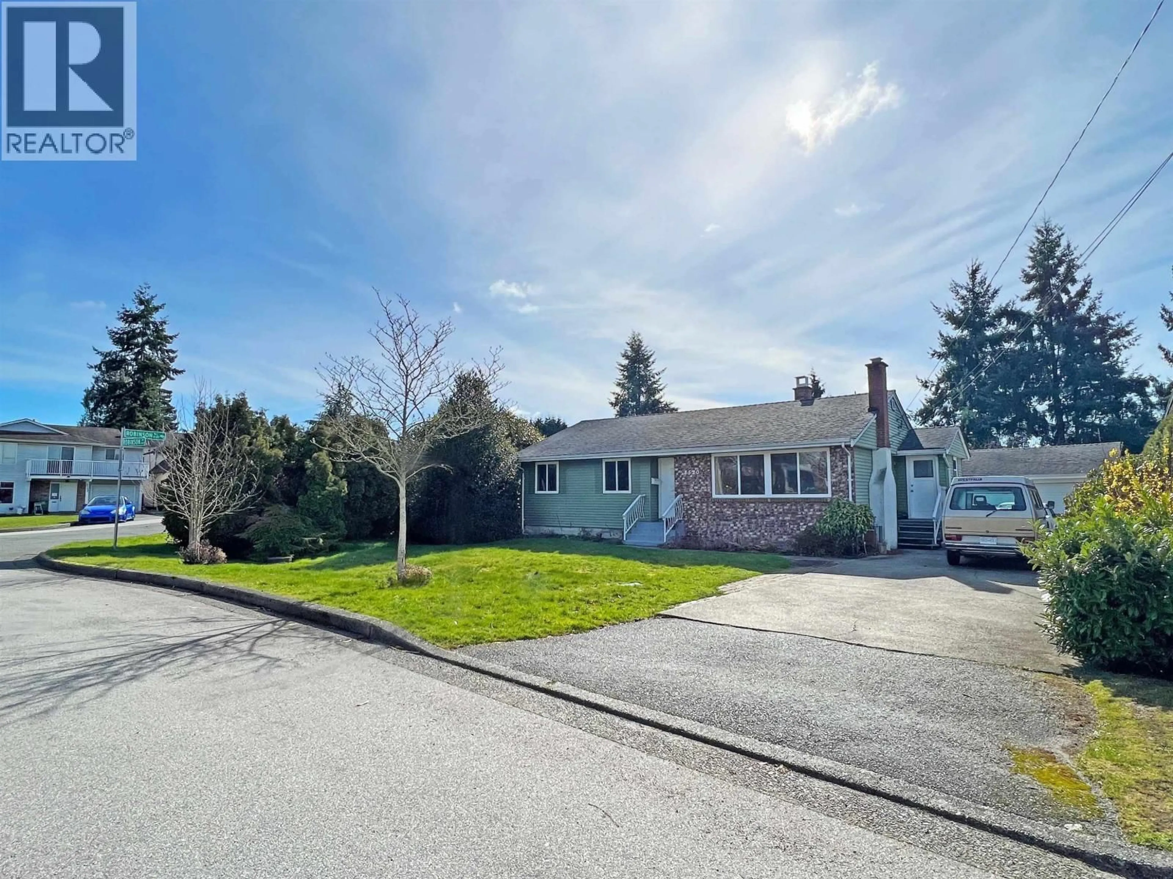 A pic from outside/outdoor area/front of a property/back of a property/a pic from drone, street for 8520 ROBINSON ROAD, Richmond British Columbia V6Y1B5