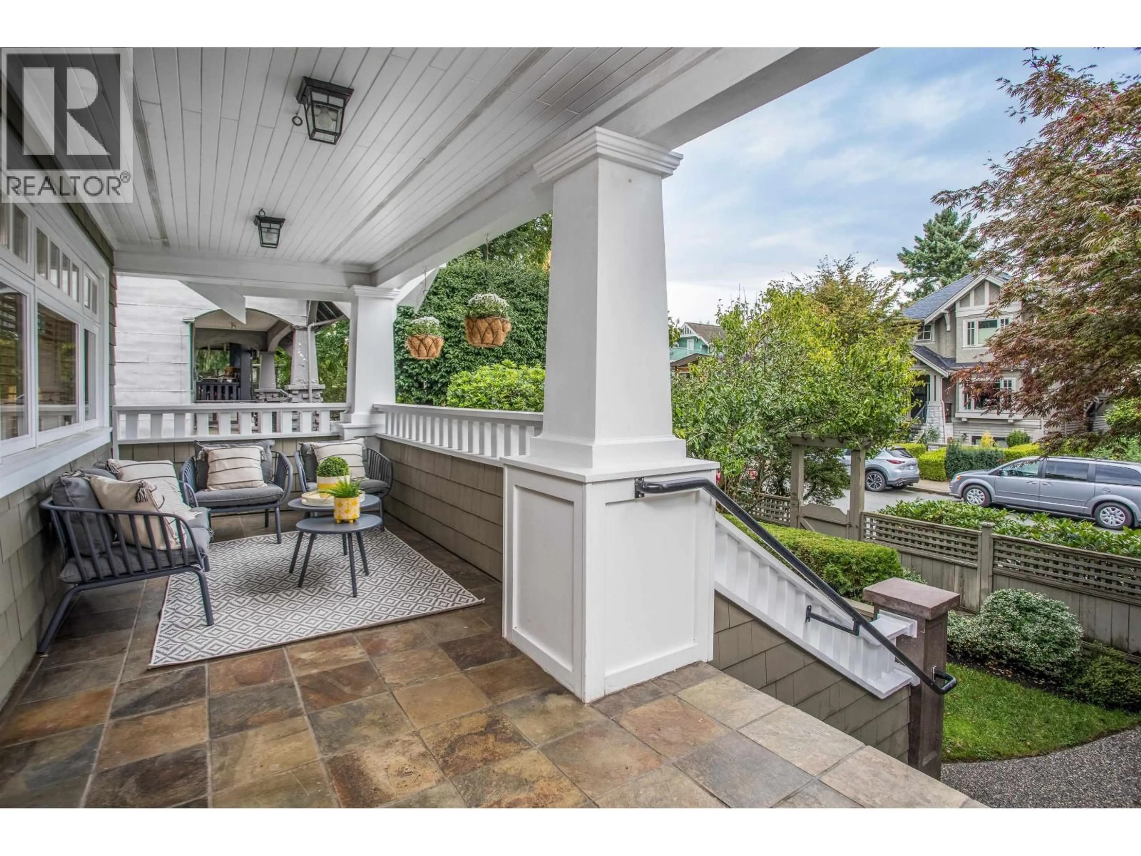 Patio, street for 3242 3RD AVENUE, Vancouver British Columbia V6K1N4