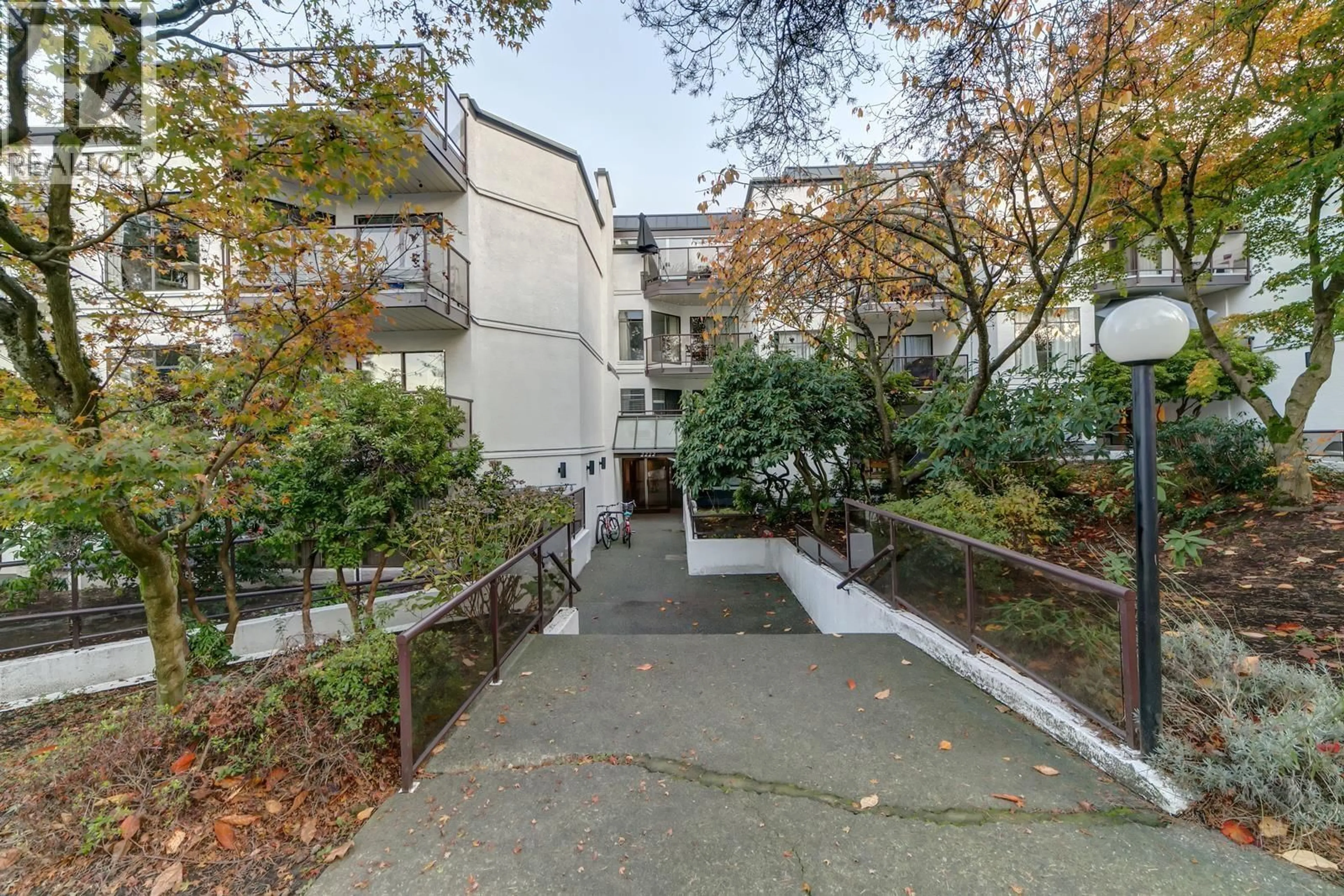 Patio, street for 204 - 2222 PRINCE EDWARD STREET, Vancouver British Columbia V5T4M6