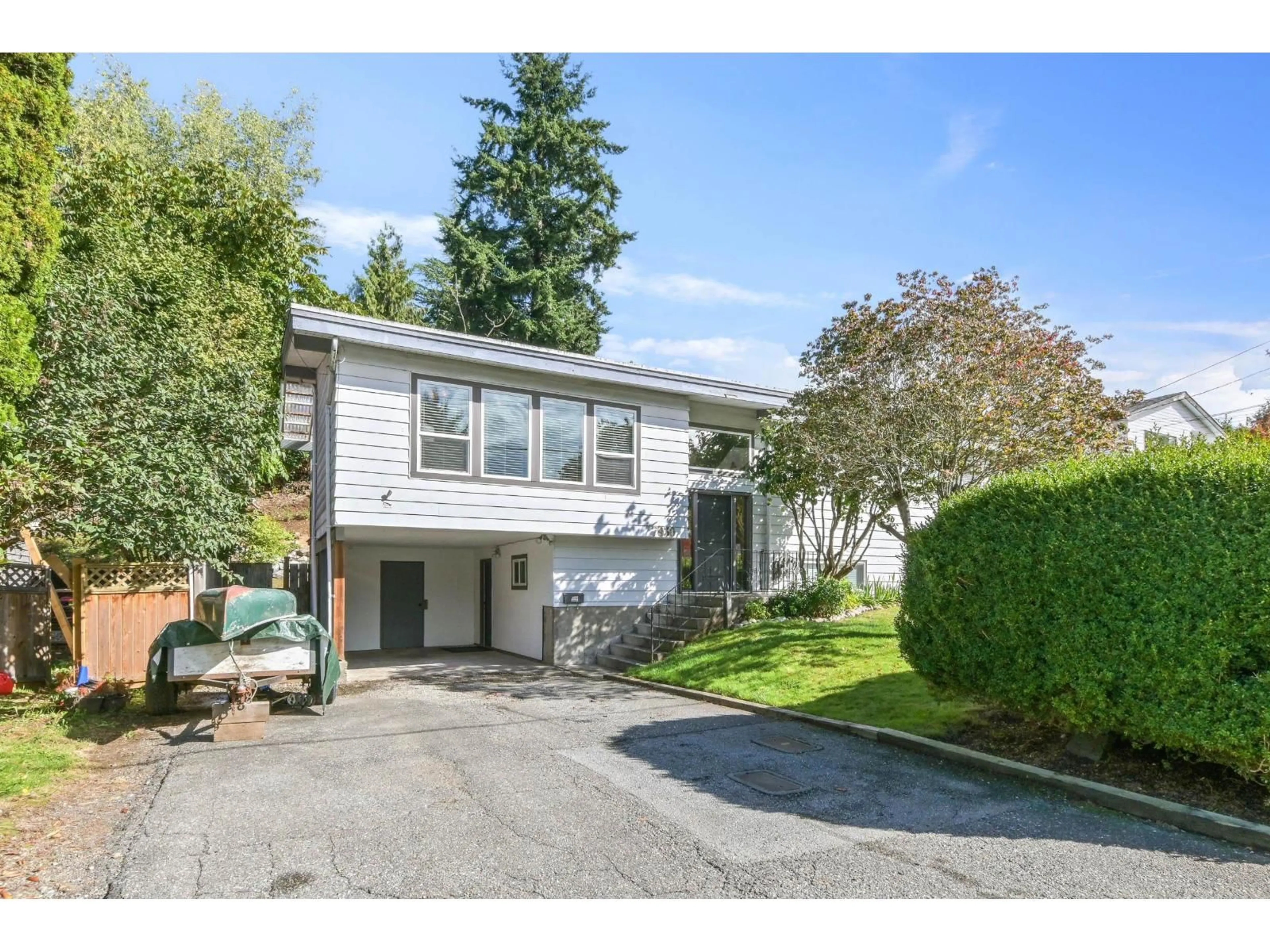 Home with vinyl exterior material, street for 7930 OSPREY, Mission British Columbia V2V4P7