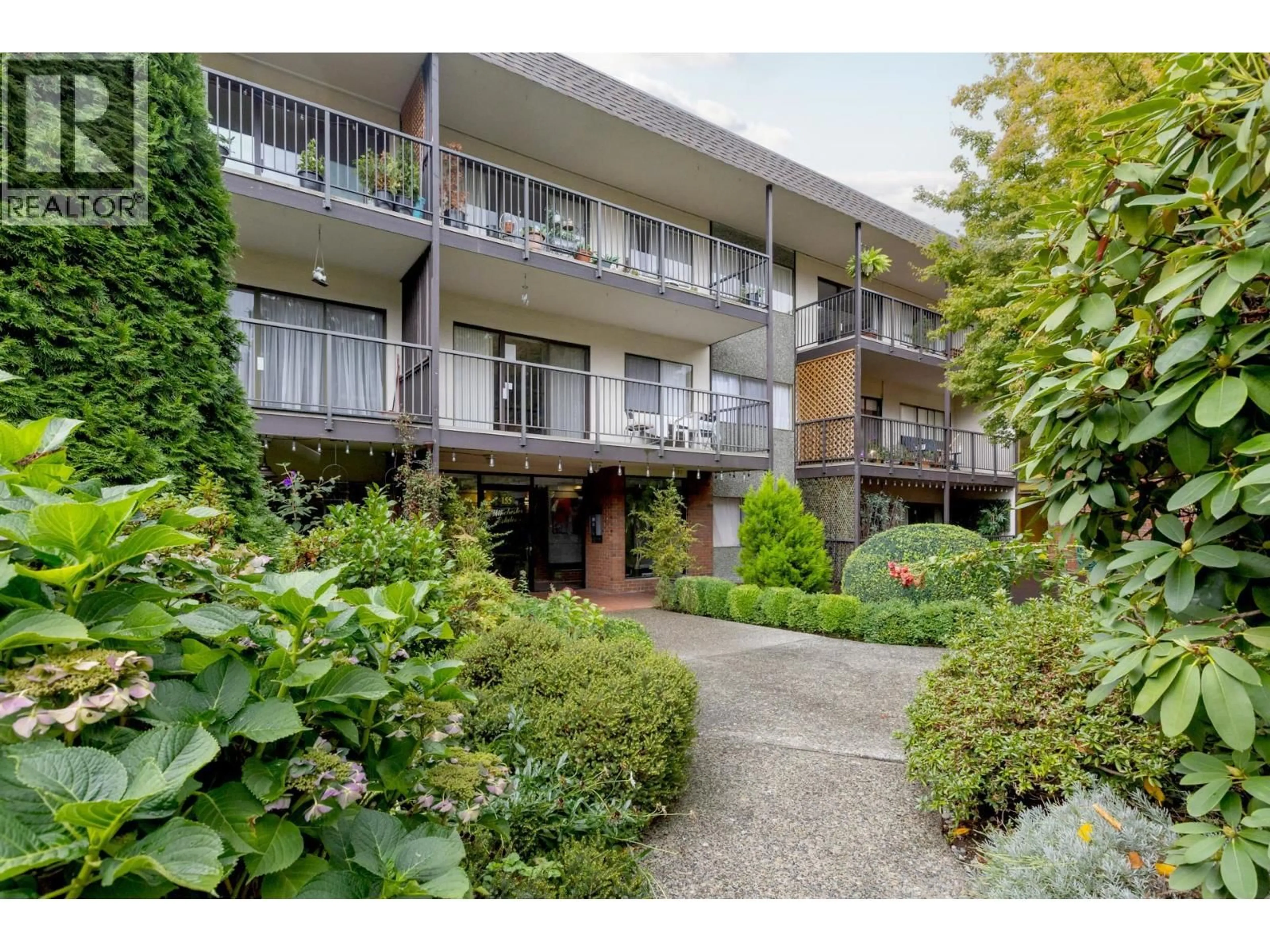 Patio, street for 211 - 155 5TH STREET, North Vancouver British Columbia V7L1L3