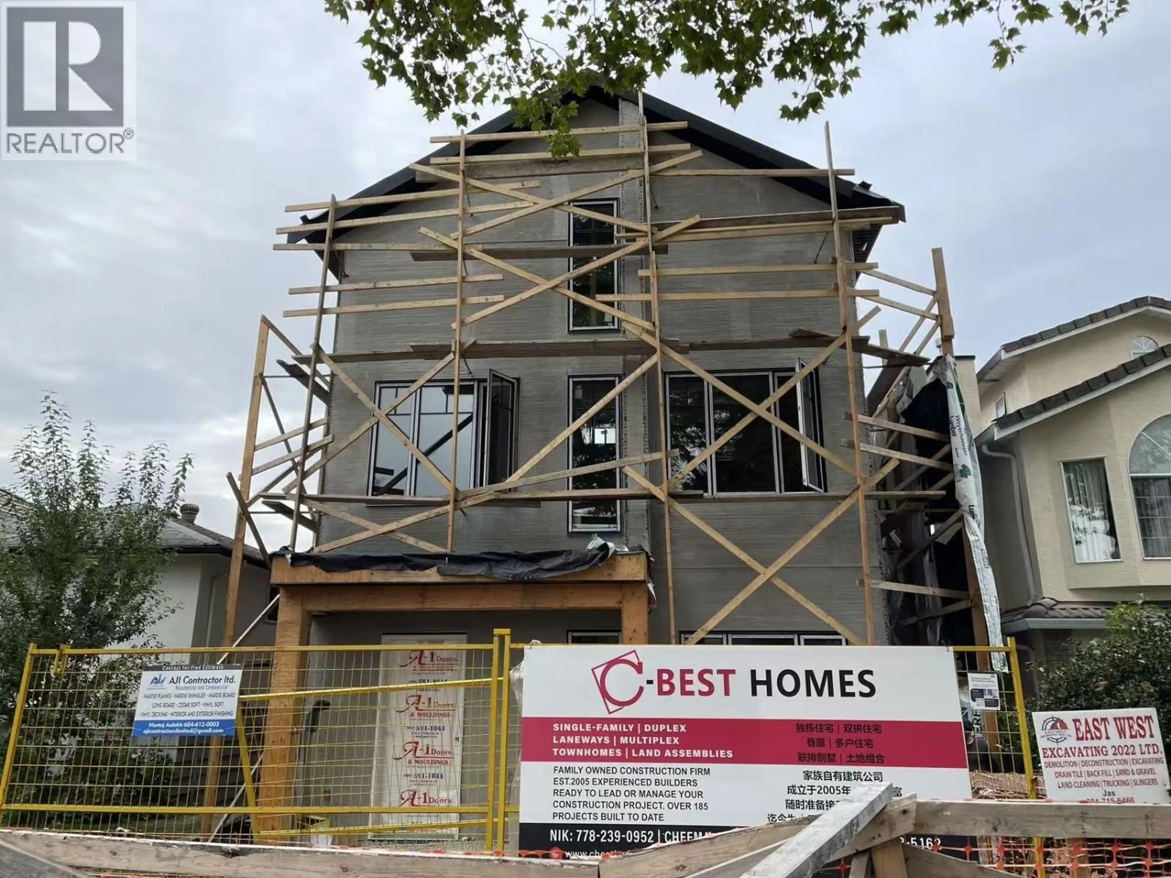 Home with vinyl exterior material, building for 3015 19TH AVENUE, Vancouver British Columbia V5M2S8