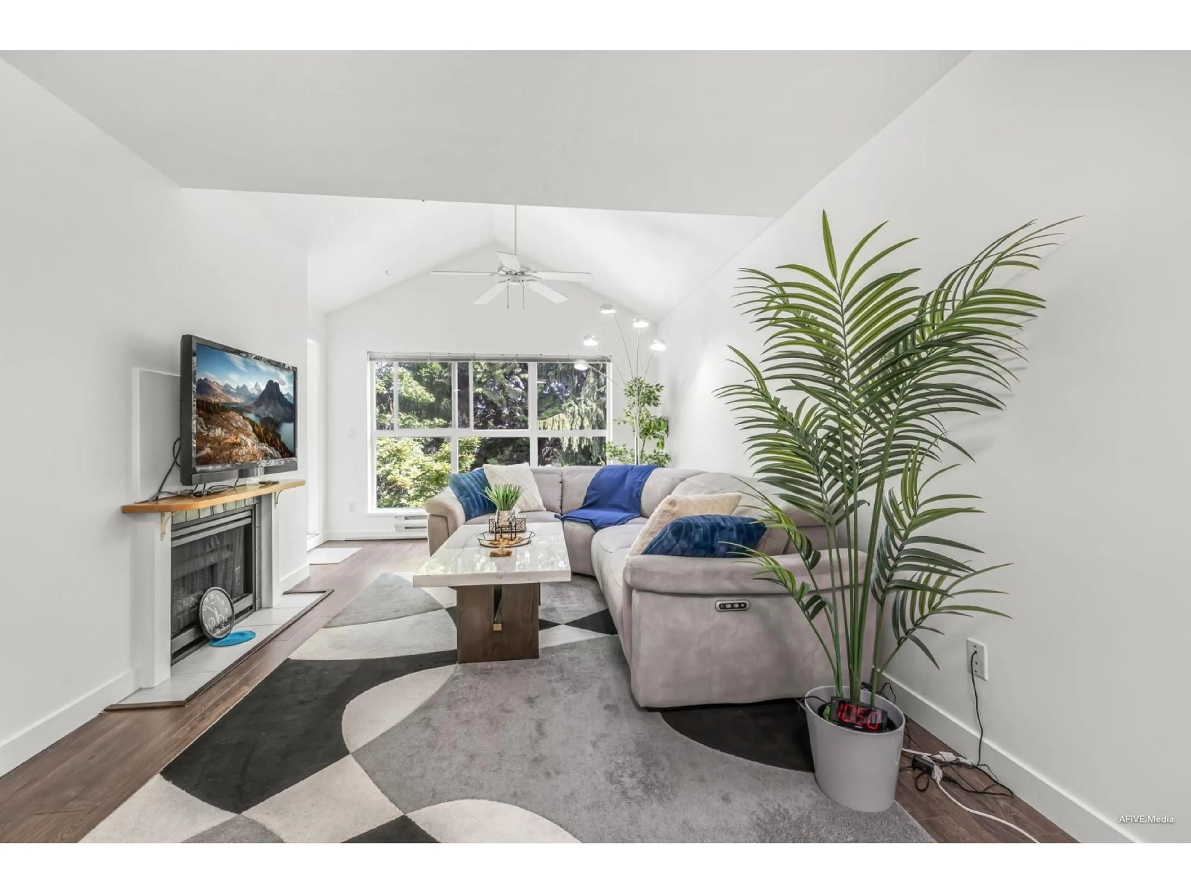 Living room with furniture, unknown for 321 - 9688 148, Surrey British Columbia V3R0W2