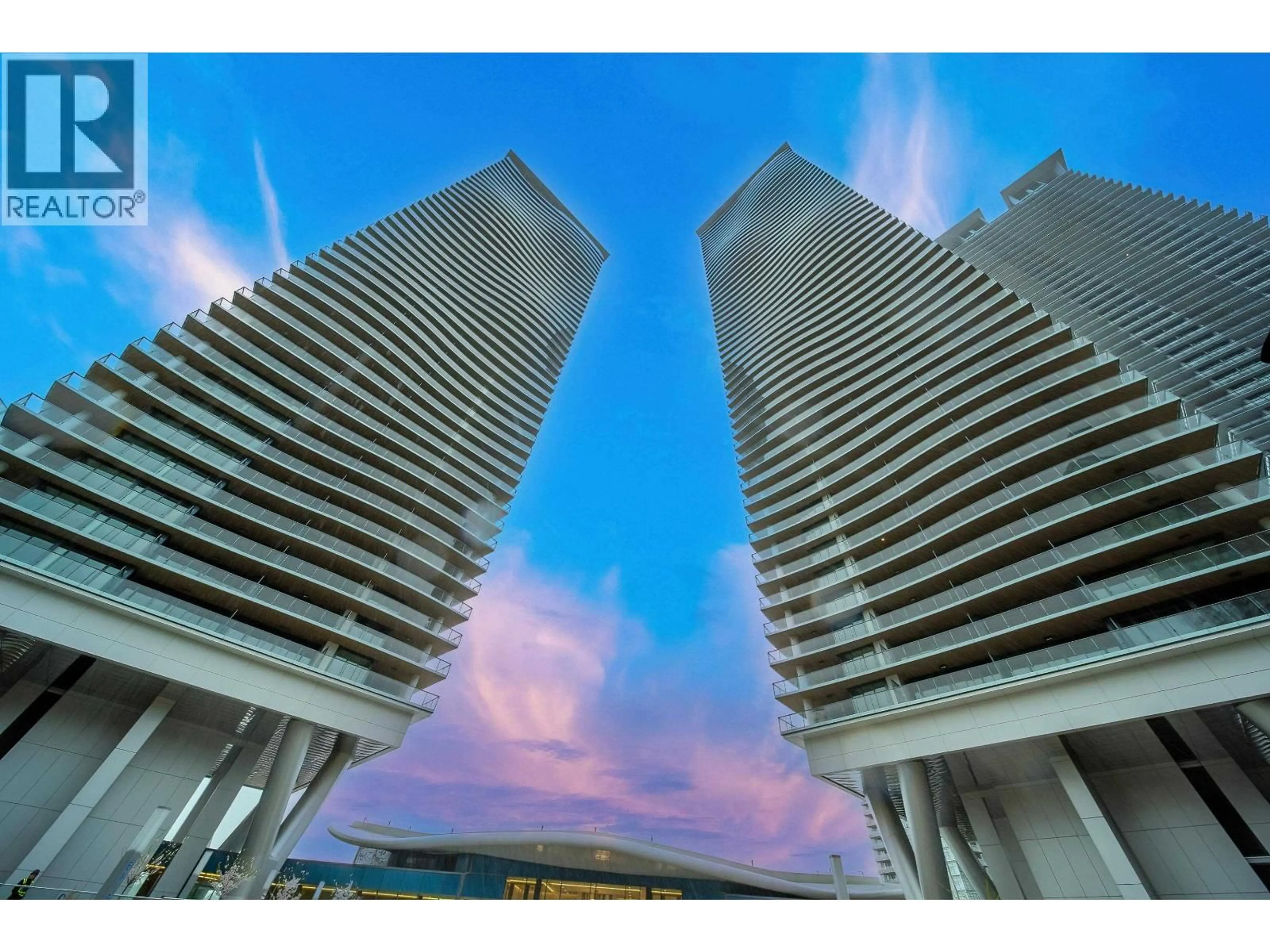 Indoor foyer for 810 - 4880 LOUGHEED HIGHWAY, Burnaby British Columbia V5C0N1