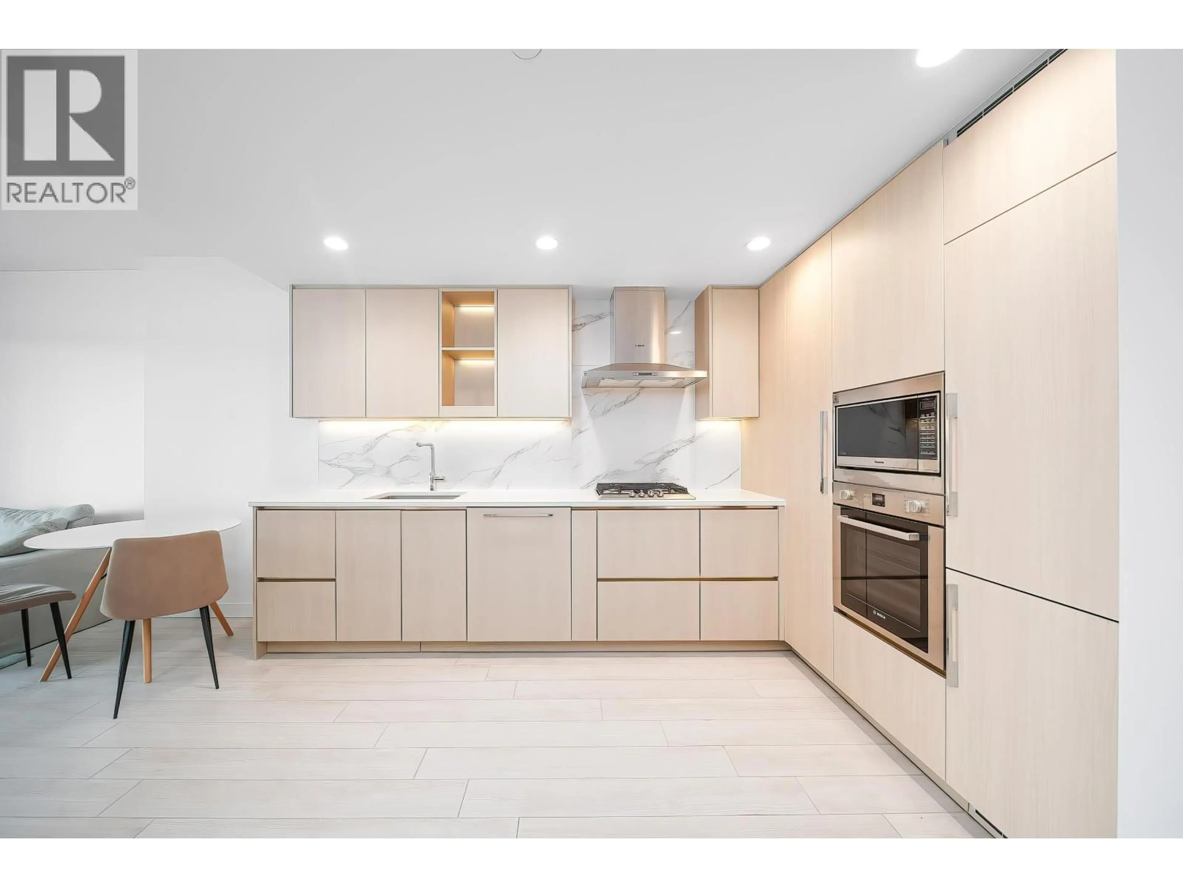 Unknown for 810 - 4880 LOUGHEED HIGHWAY, Burnaby British Columbia V5C0N1