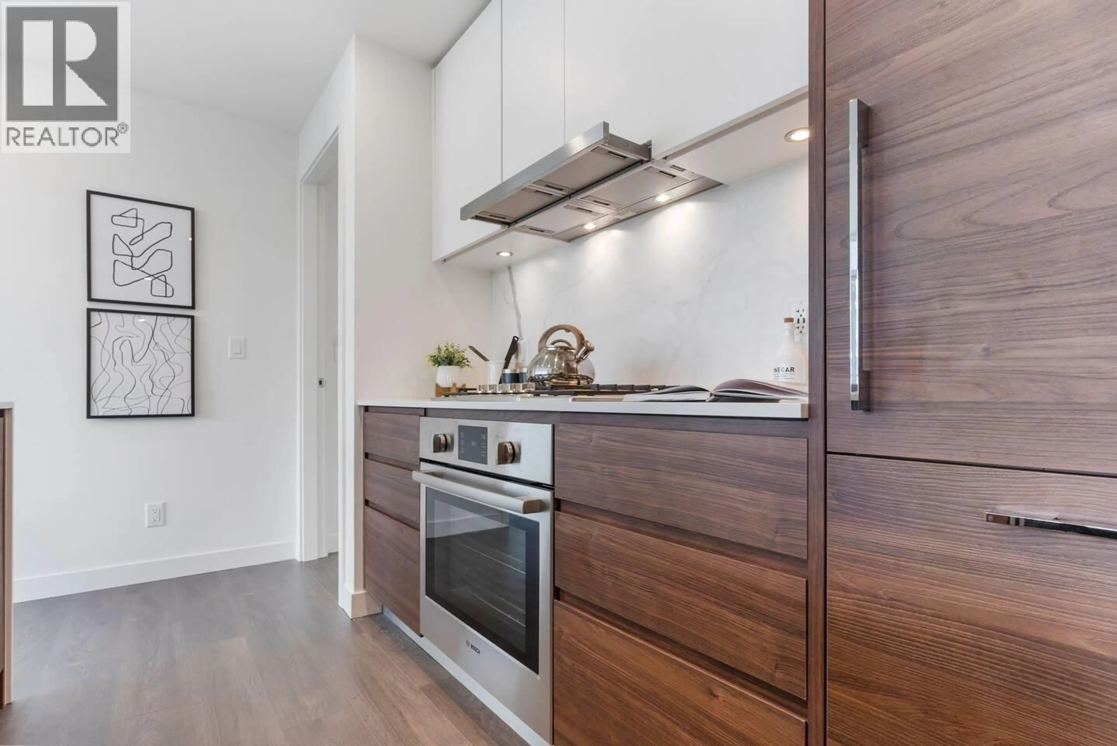 Standard kitchen, wood/laminate floor for 1703 - 585 AUSTIN AVENUE, Coquitlam British Columbia V3K0G6