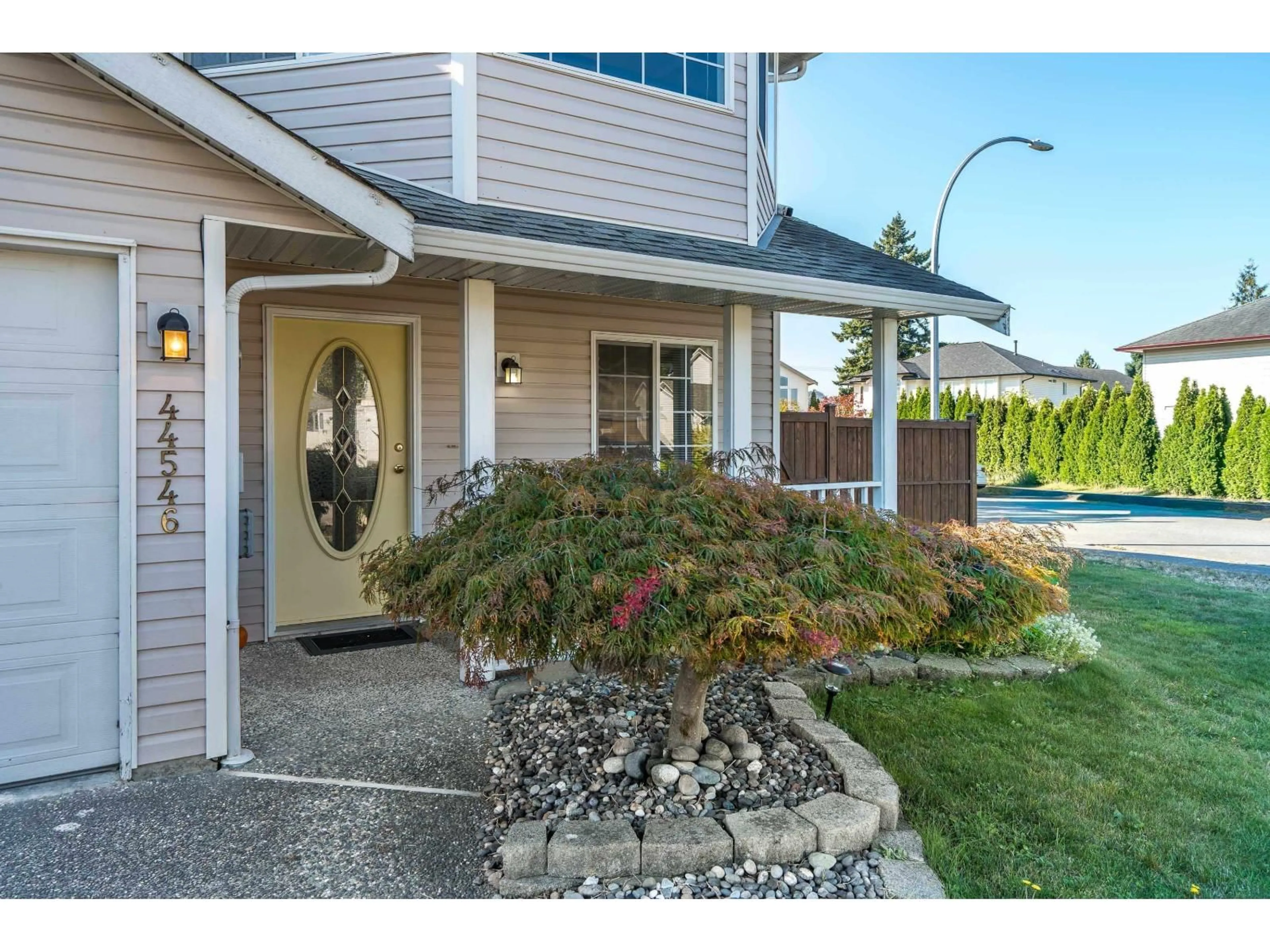 Indoor entryway for 44546 MOORE AVENUE, Chilliwack British Columbia V2R5K3