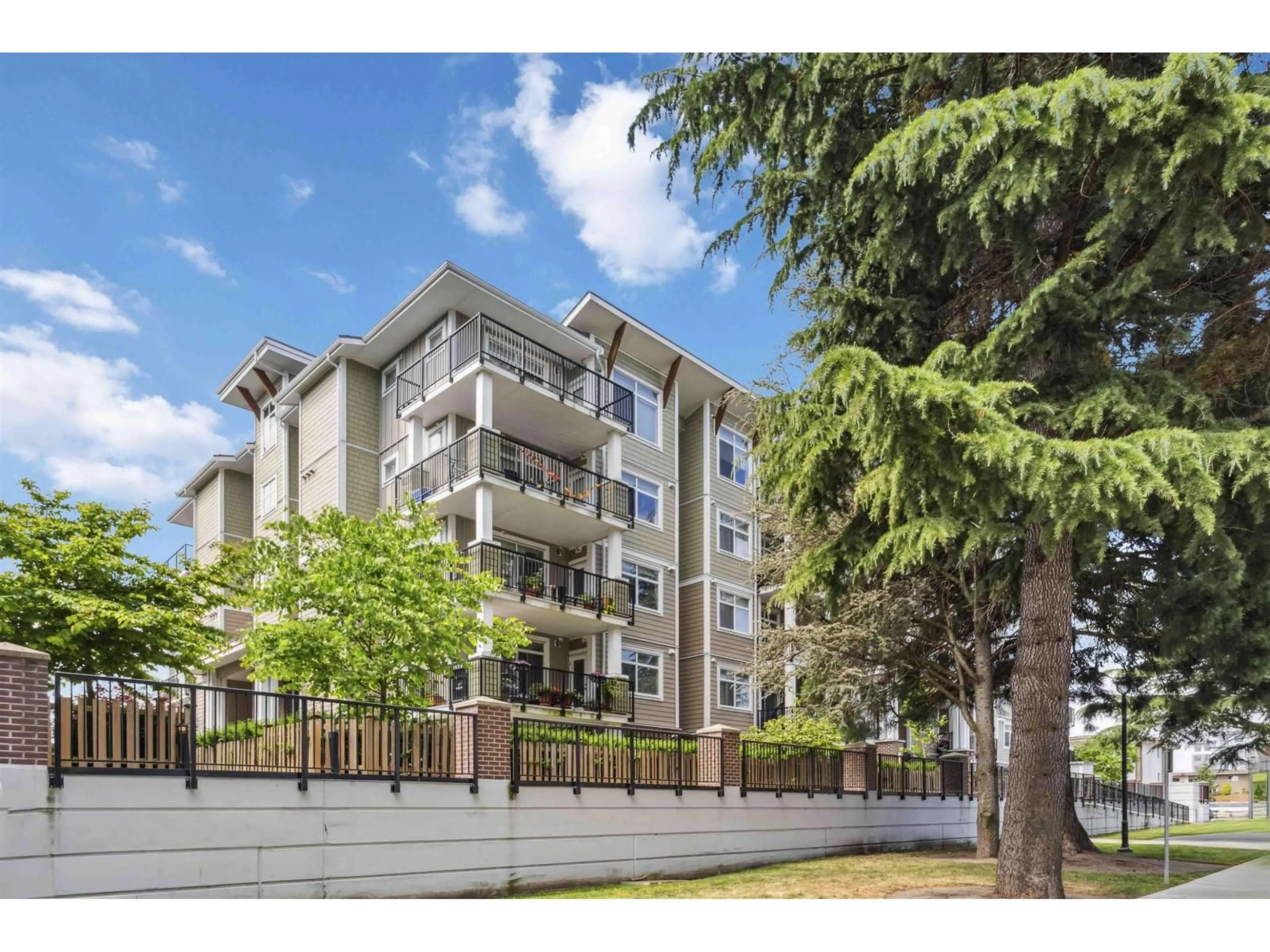 A pic from outside/outdoor area/front of a property/back of a property/a pic from drone, street for 419 - 20686 EASTLEIGH, Langley British Columbia V3A0M4
