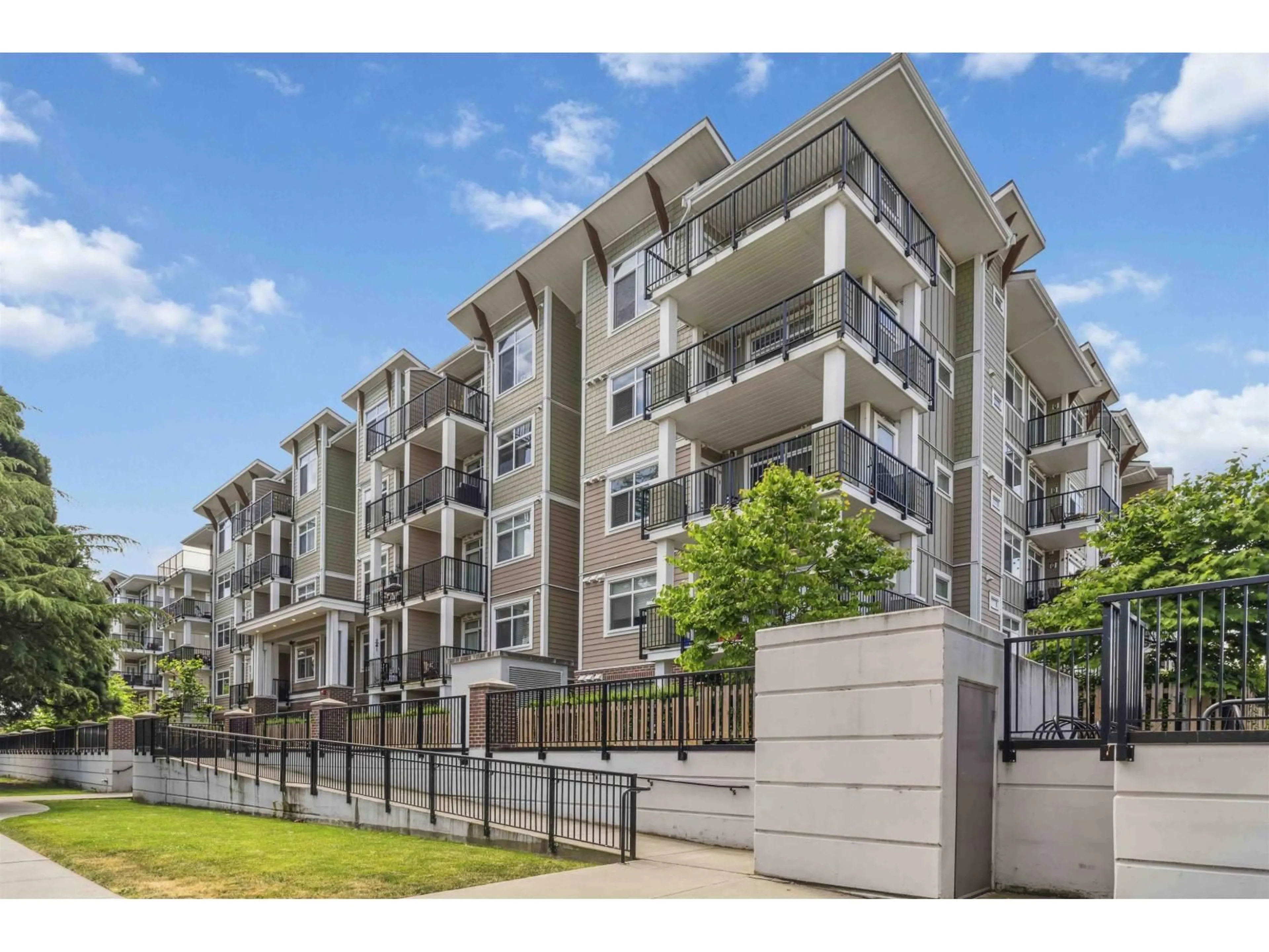 A pic from outside/outdoor area/front of a property/back of a property/a pic from drone, unknown for 419 - 20686 EASTLEIGH, Langley British Columbia V3A0M4