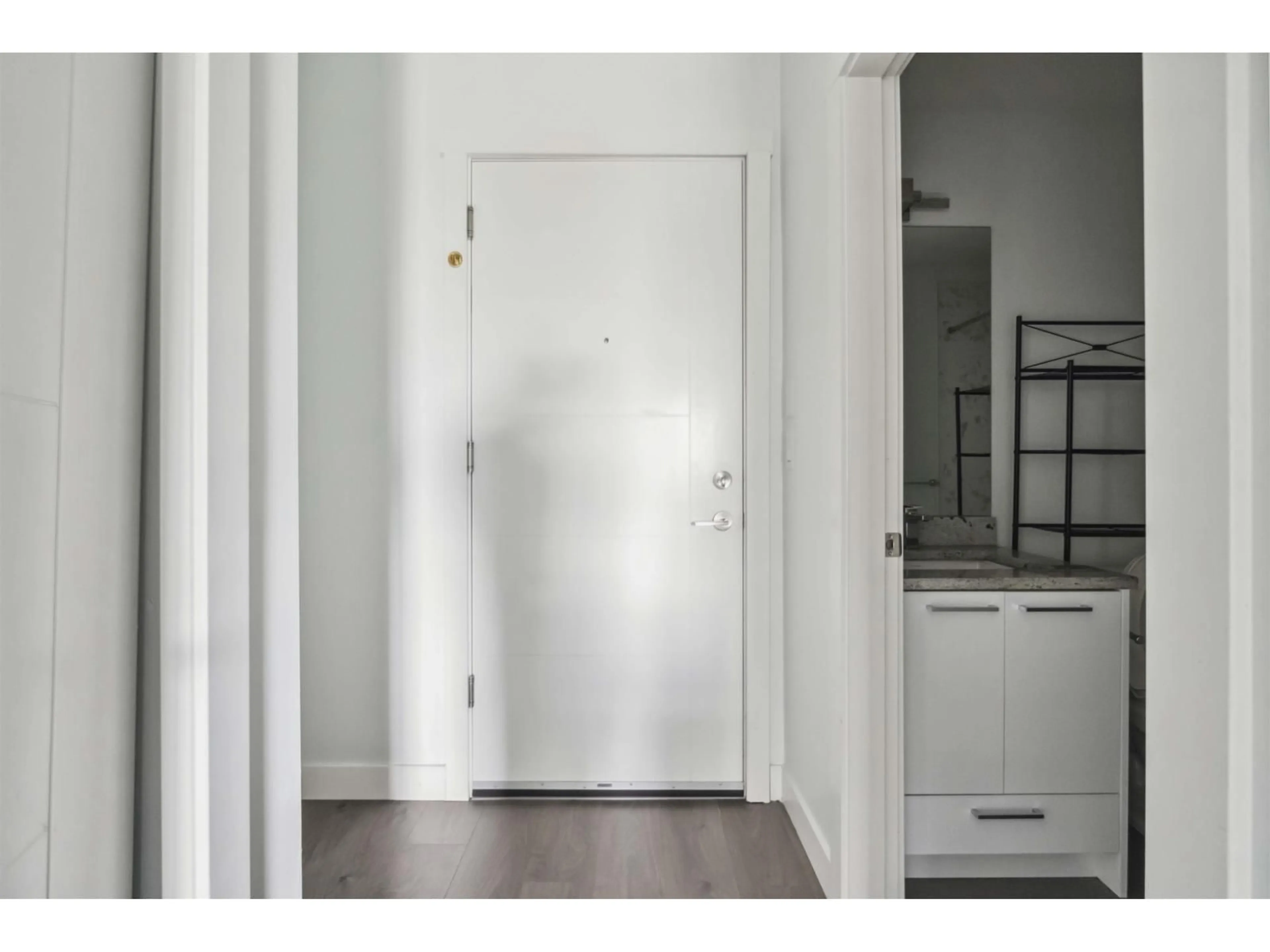 Indoor entryway for 419 - 20686 EASTLEIGH, Langley British Columbia V3A0M4