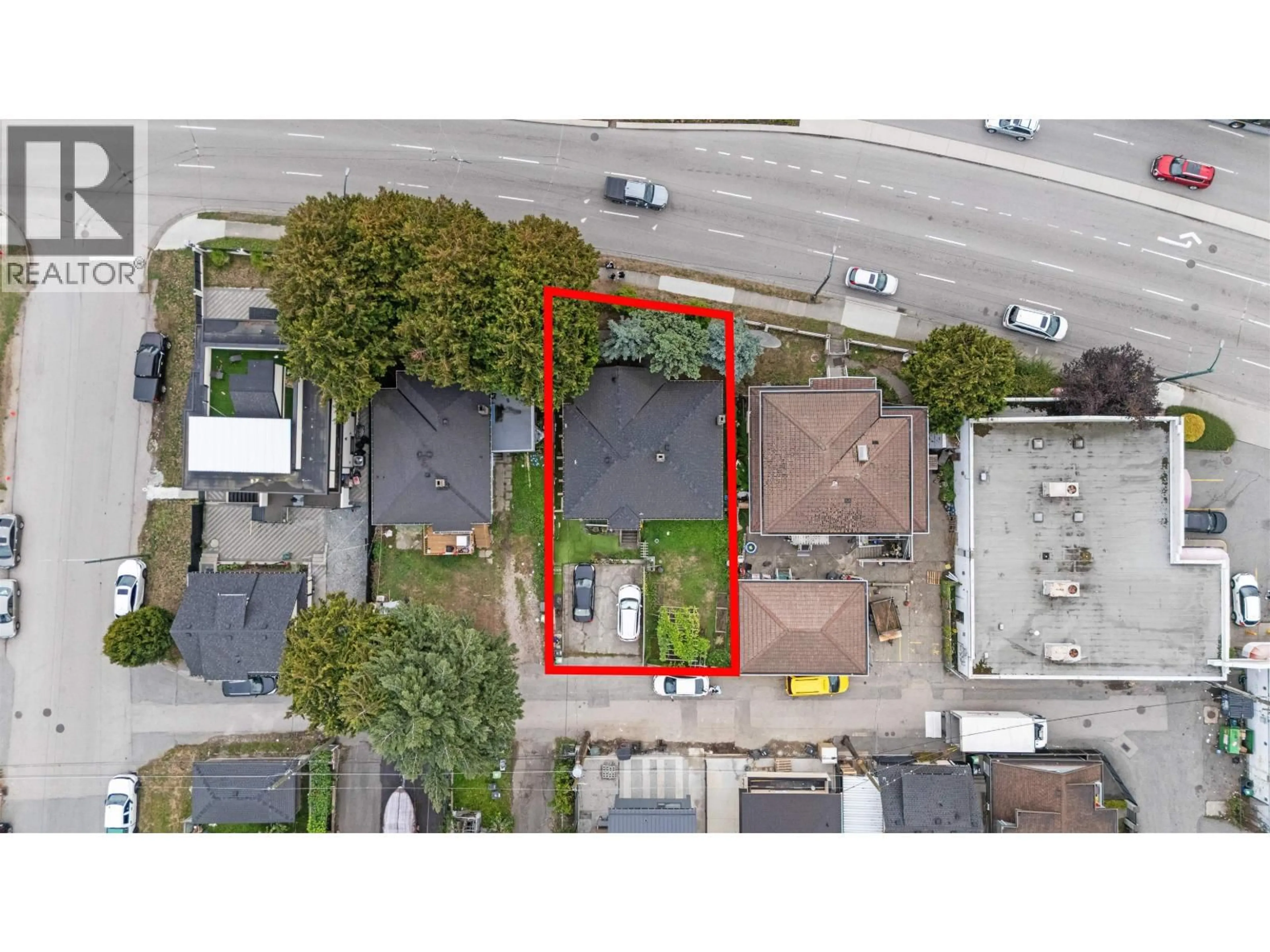 A pic from outside/outdoor area/front of a property/back of a property/a pic from drone, street for 249 MARINE DRIVE, Vancouver British Columbia V5X2S4
