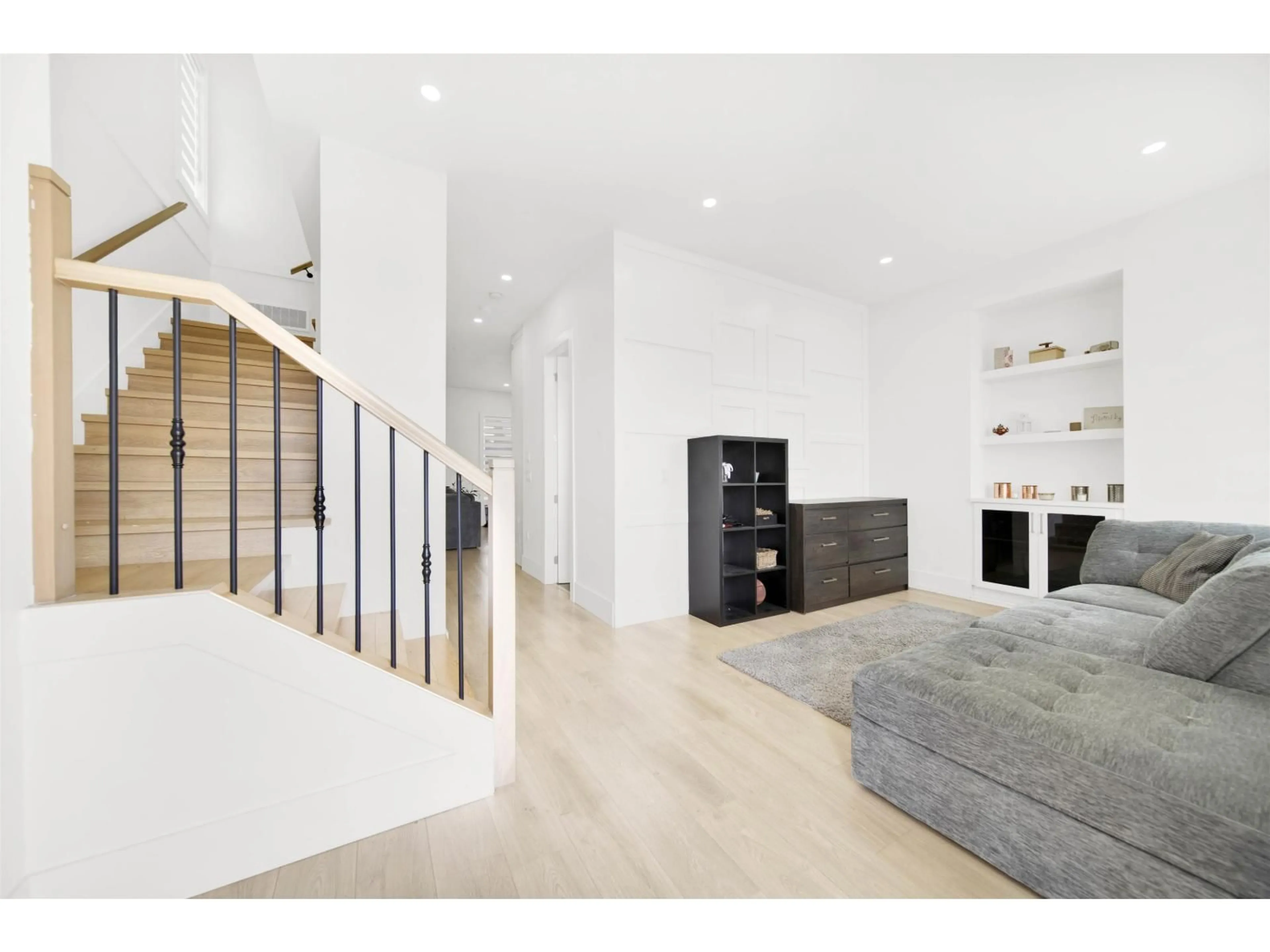 Unknown for 19415 70, Surrey British Columbia V4N1N2