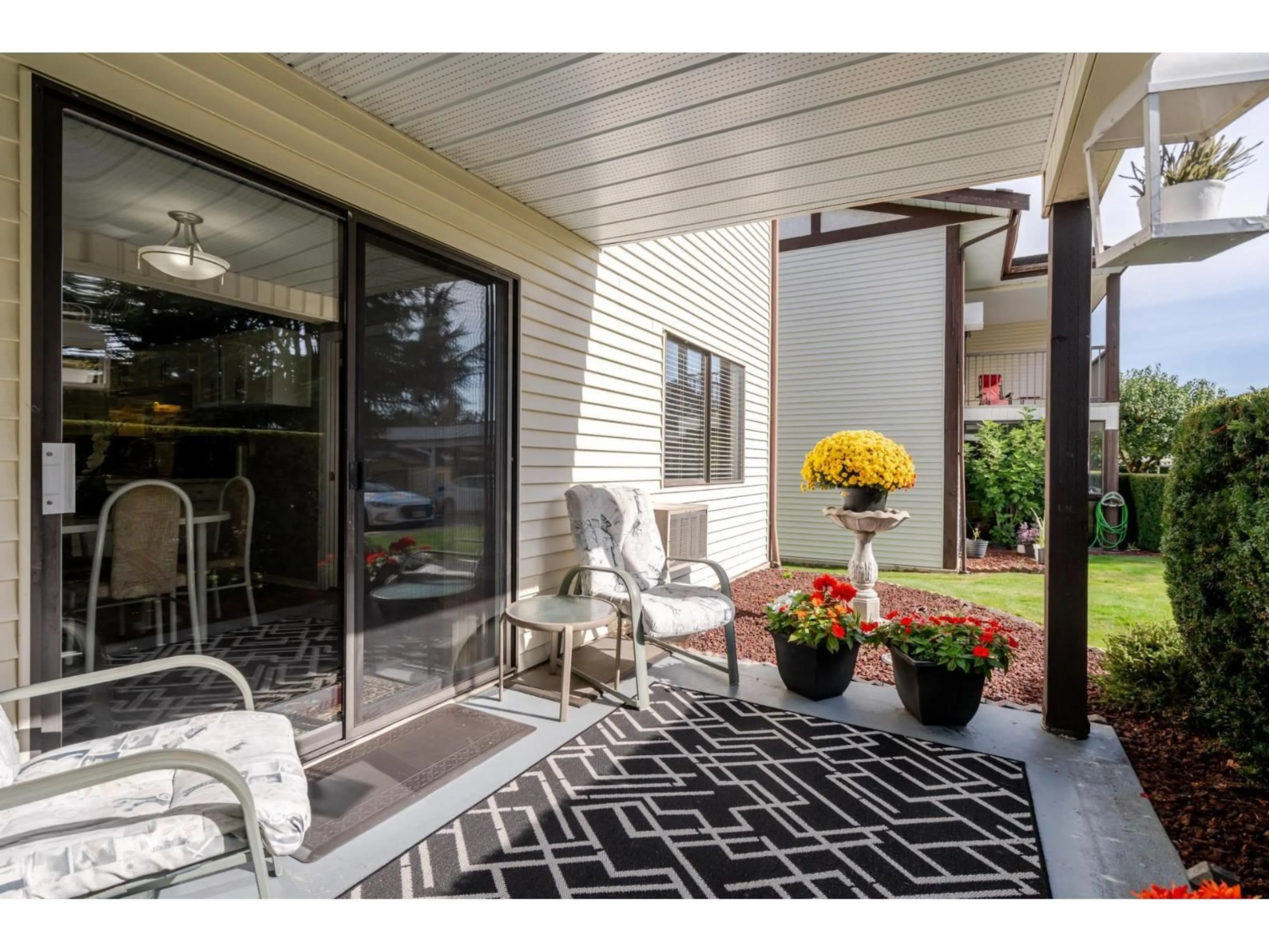 Patio, street for 17 - 32718 GARIBALDI, Abbotsford British Columbia V2T5T6