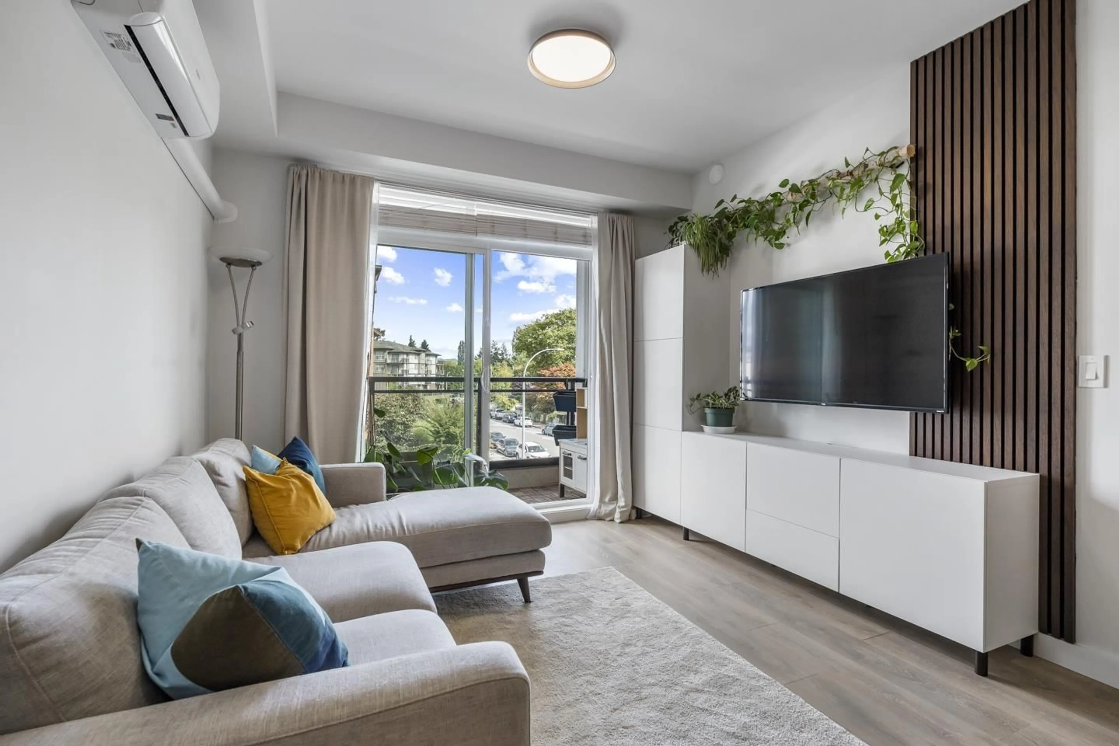 Living room with furniture, unknown for 331 - 5415 BRYDON, Langley British Columbia V3A0N4