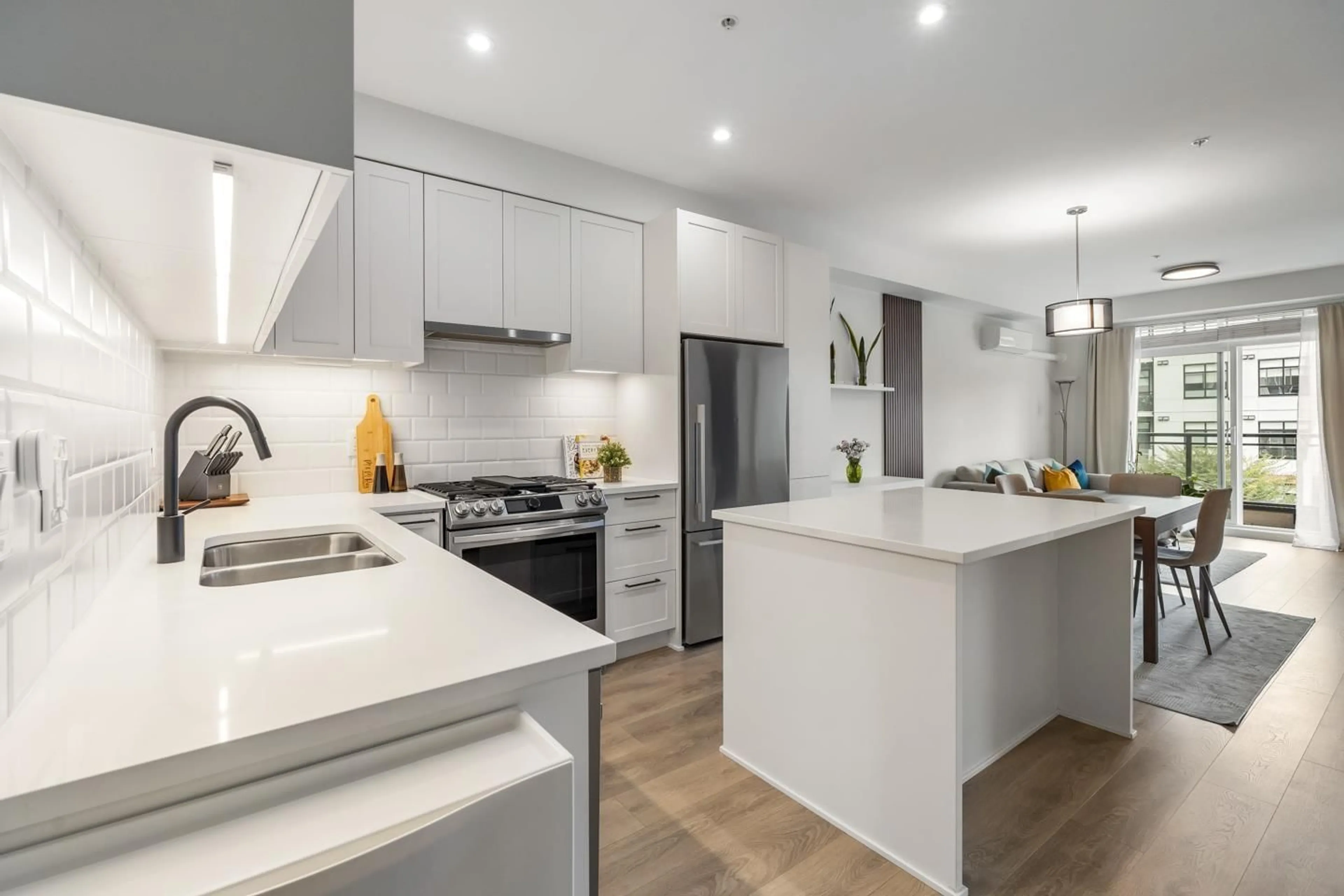 Open concept kitchen, unknown for 331 - 5415 BRYDON, Langley British Columbia V3A0N4