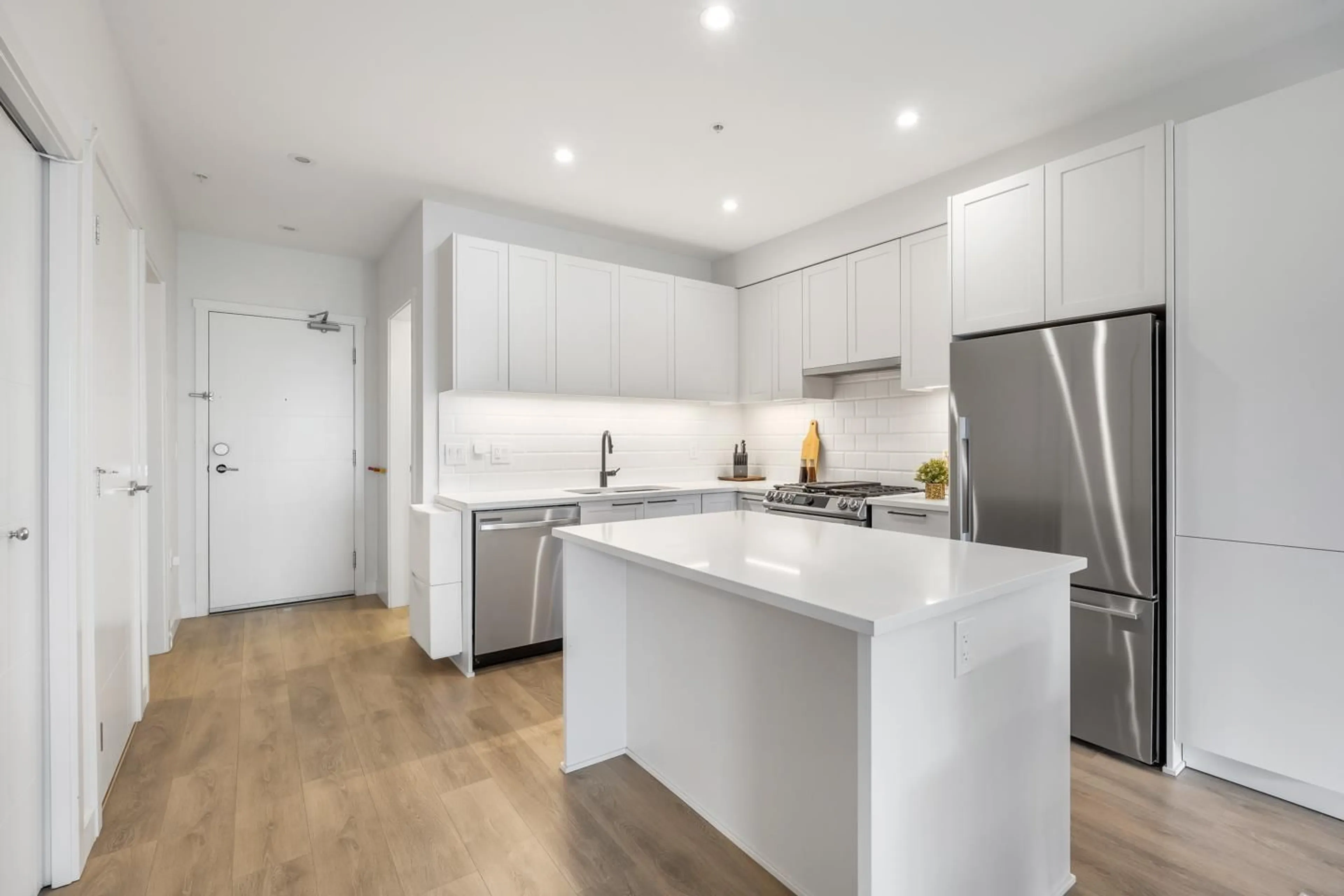 Open concept kitchen, unknown for 331 - 5415 BRYDON, Langley British Columbia V3A0N4