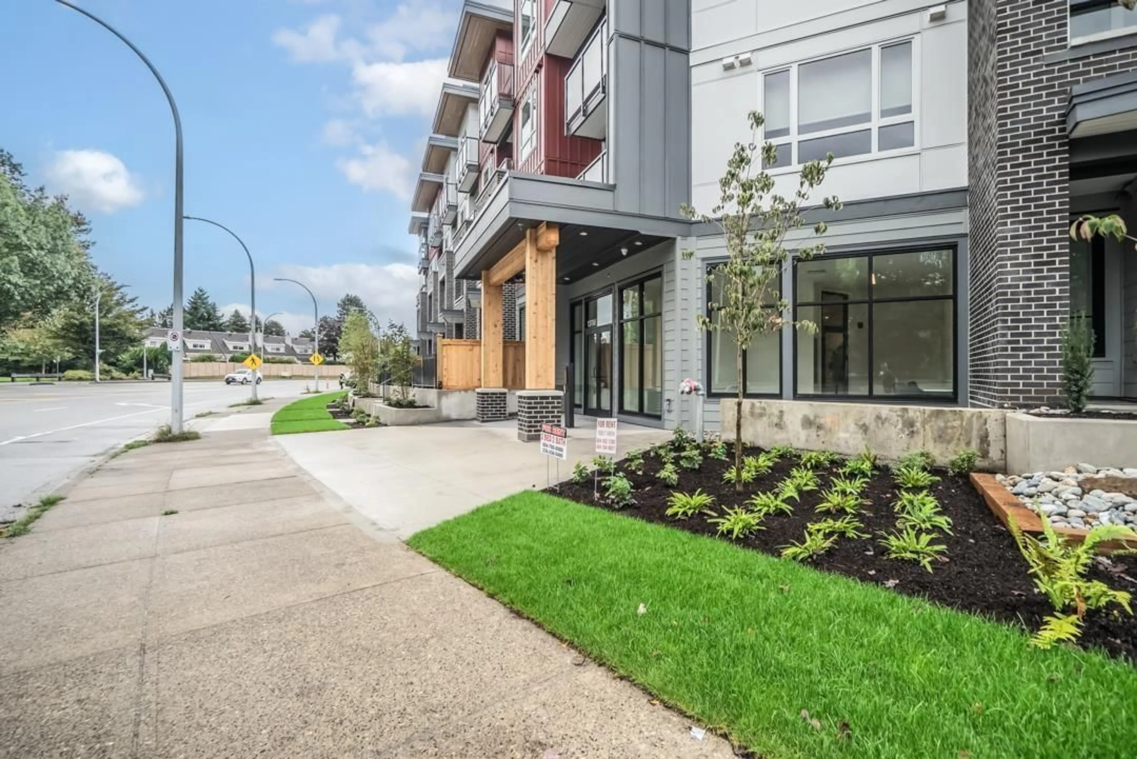 Patio, street for 406 - 13788 76, Surrey British Columbia V3W3V9