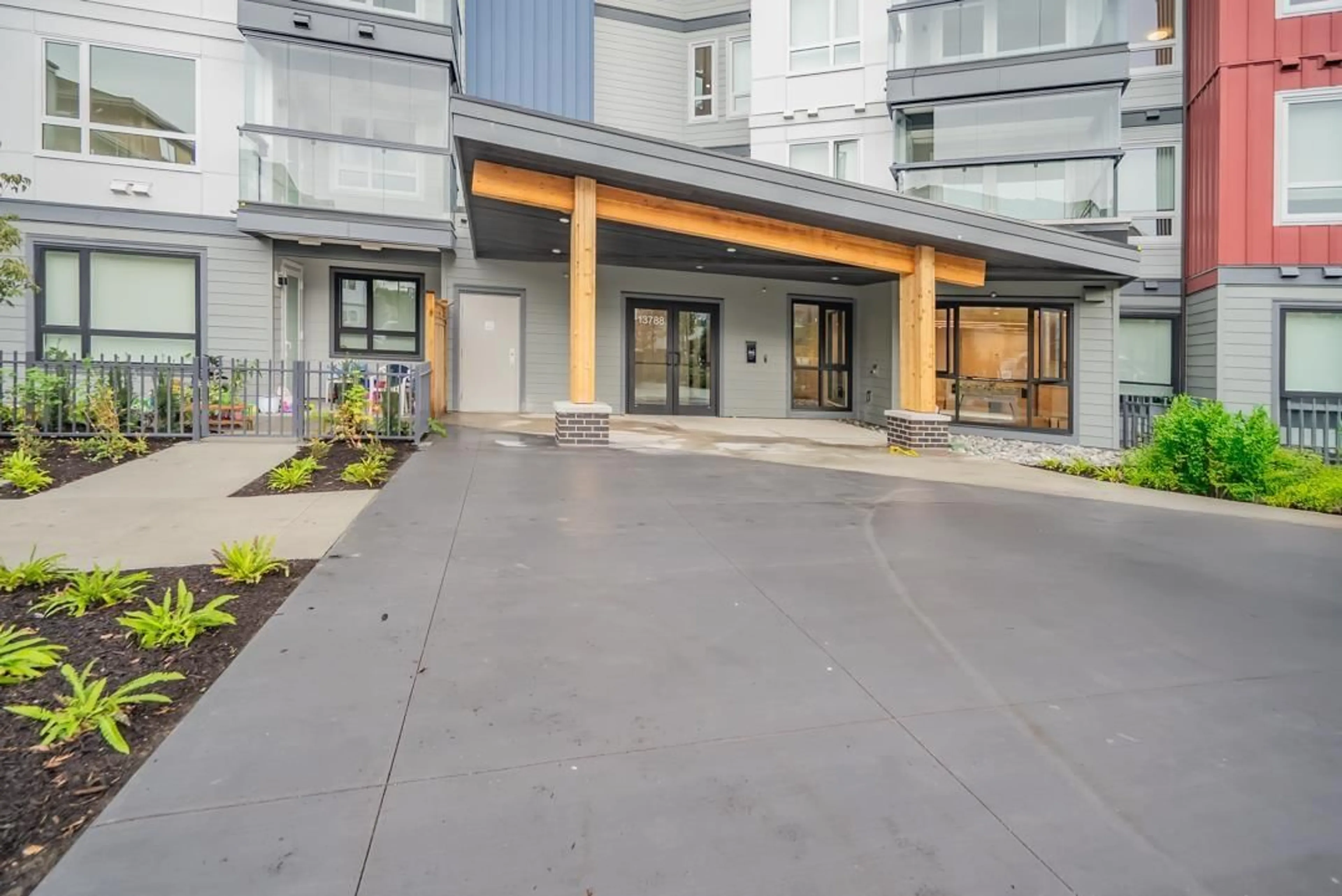 Patio, unknown for 406 - 13788 76, Surrey British Columbia V3W3V9