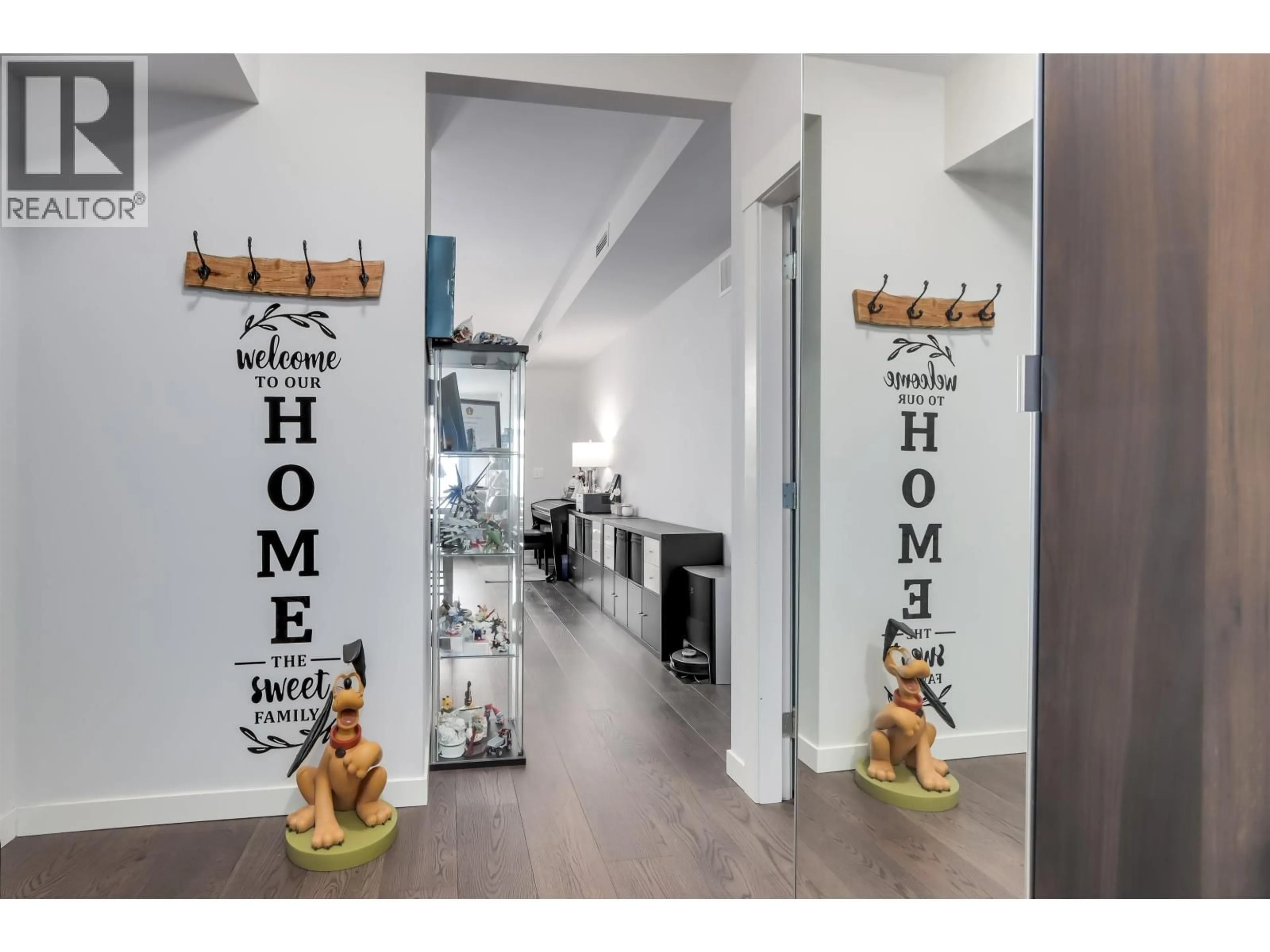 Indoor foyer for 209 - 6077 LONDON ROAD, Richmond British Columbia V6E0A7