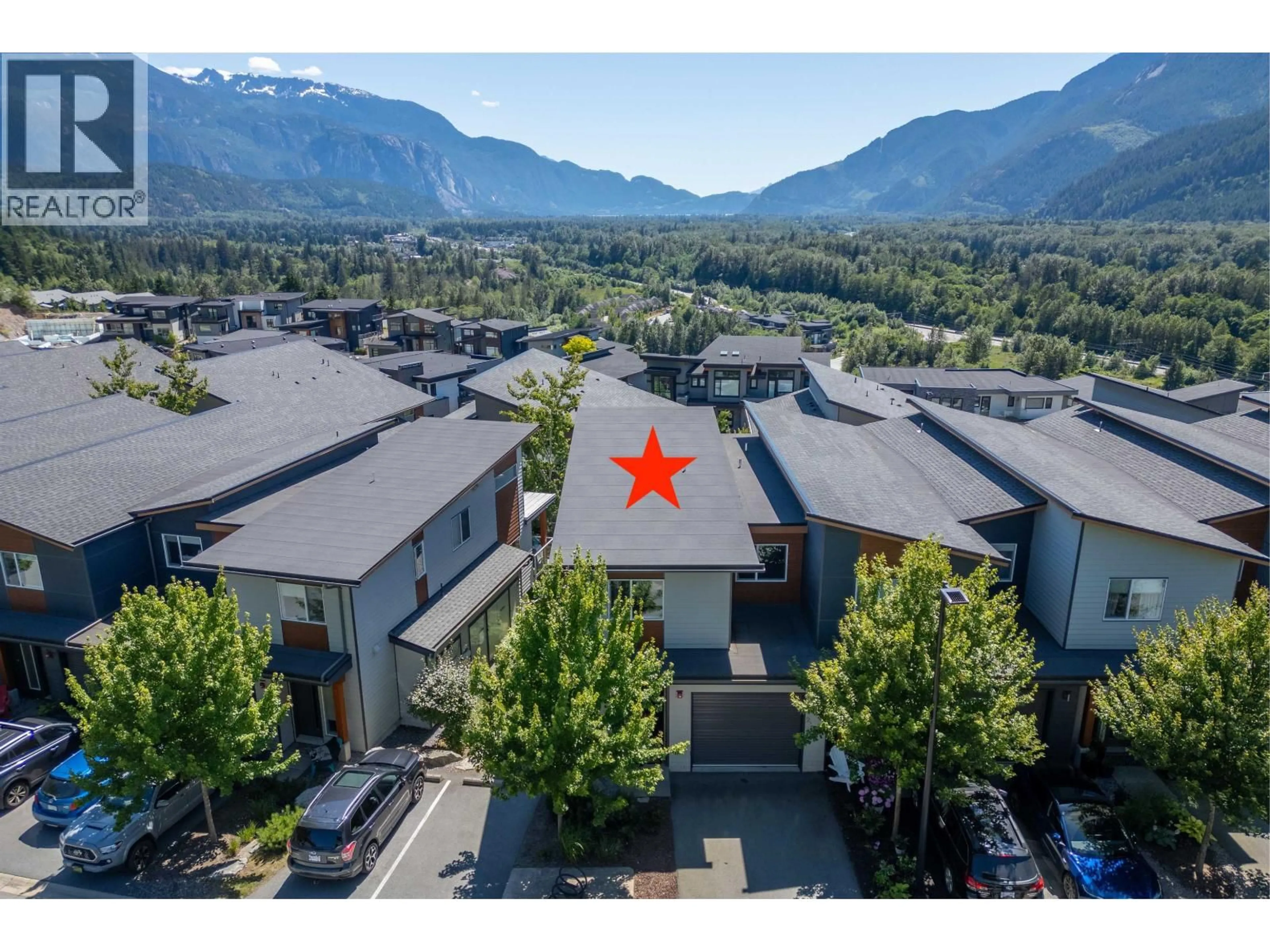 A pic from outside/outdoor area/front of a property/back of a property/a pic from drone, mountain view for 1 - 41333 SKYRIDGE PLACE, Squamish British Columbia V8B0Y7