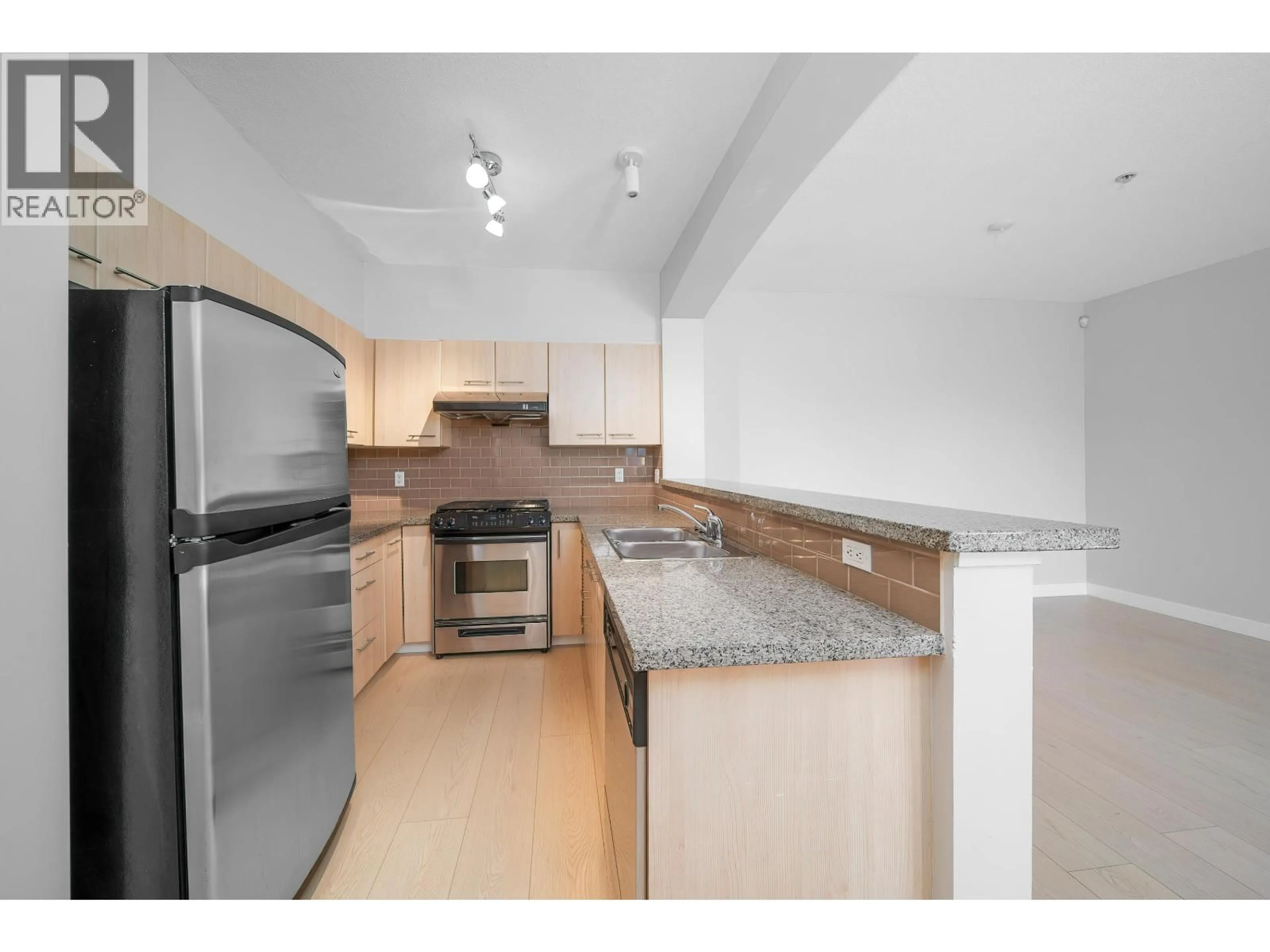 Standard kitchen, unknown for 5403 - 5111 GARDEN CITY ROAD, Richmond British Columbia V6X4H4