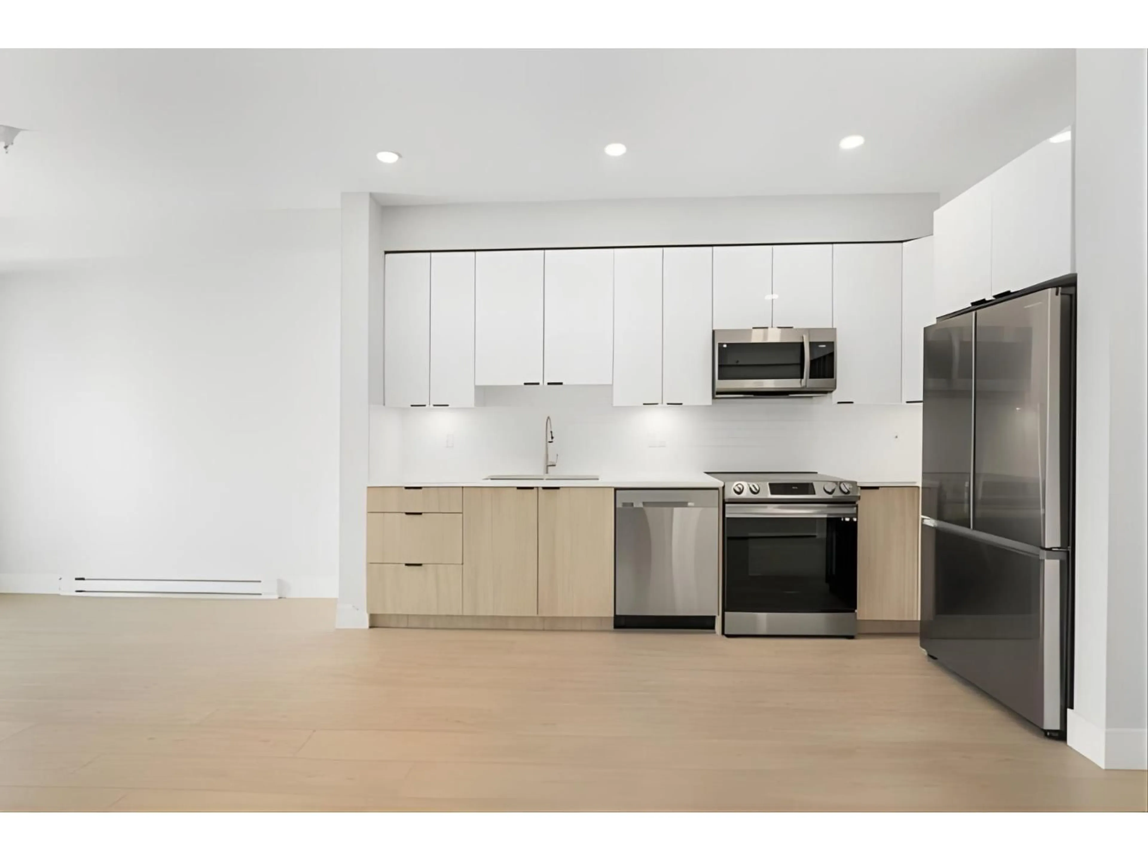 Standard kitchen, unknown for 409 - 19825 54, Langley British Columbia V3A0P6