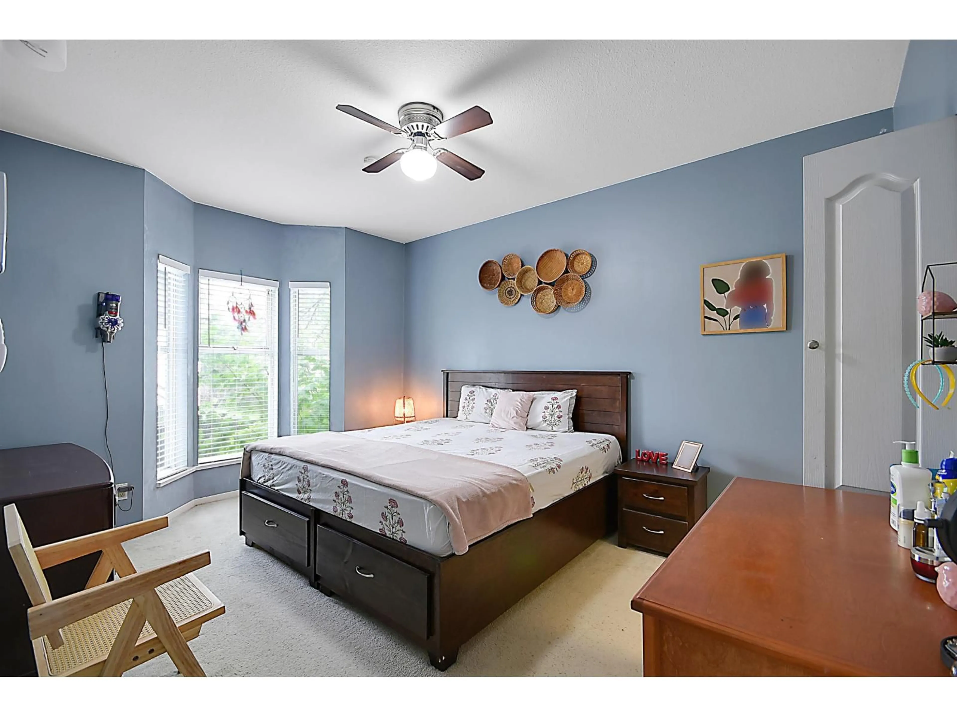 Bedroom with bed, wood/laminate floor for 118 - 13918 72, Surrey British Columbia V3W0T4