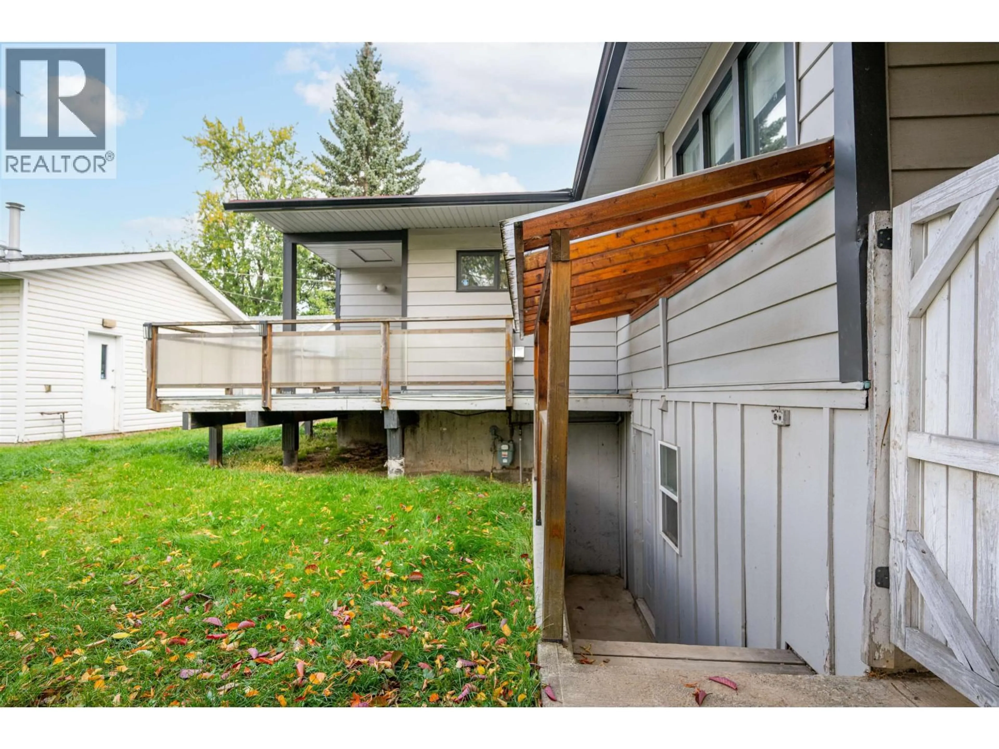 Home with vinyl exterior material, street for 1527 ALWARD STREET, Prince George British Columbia V2M2G7