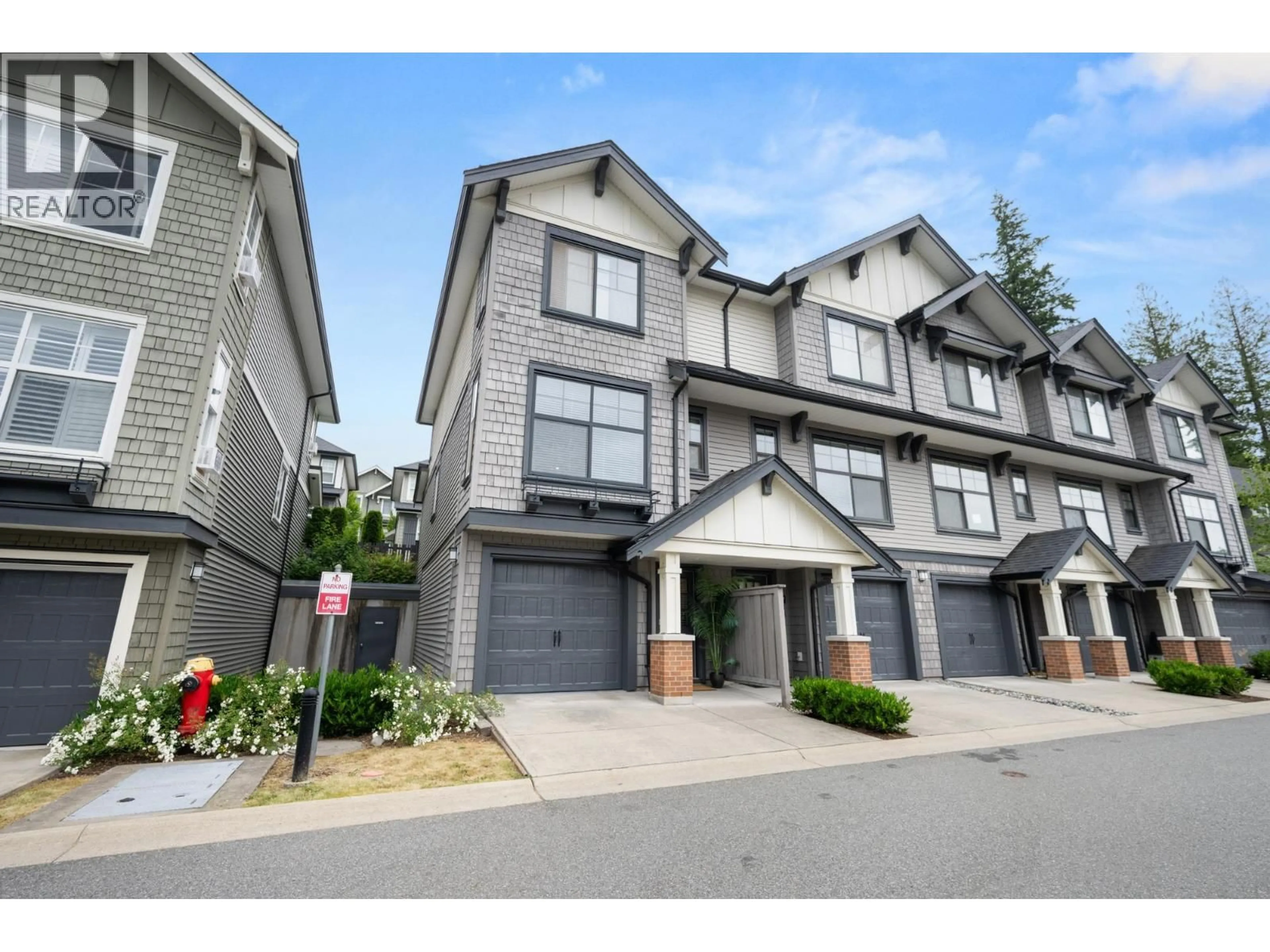 A pic from outside/outdoor area/front of a property/back of a property/a pic from drone, street for 18 - 3461 PRINCETON AVENUE, Coquitlam British Columbia V3E0M2