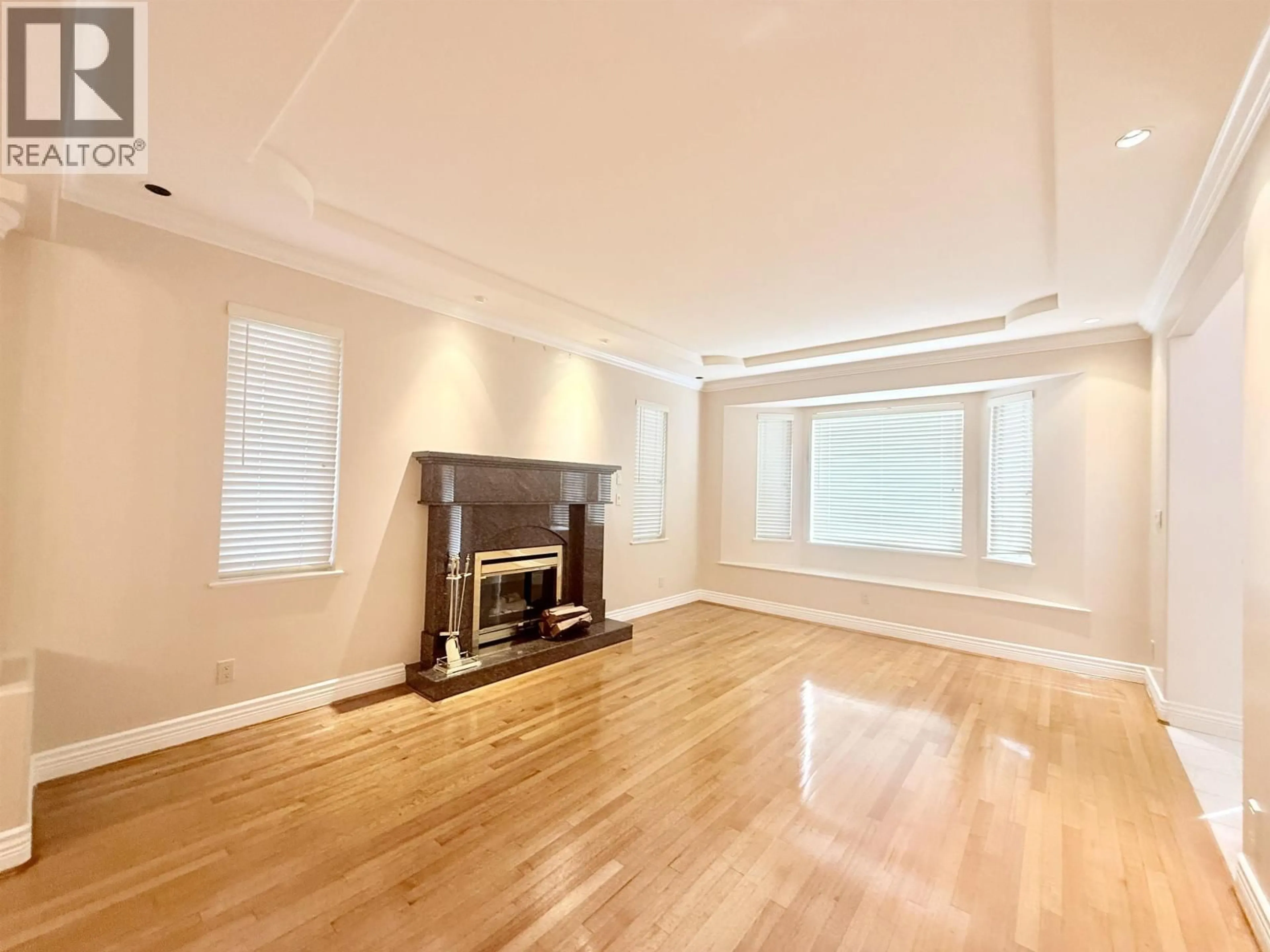 A pic of a room for 733 MACDONALD AVENUE, Burnaby British Columbia V5C6N6