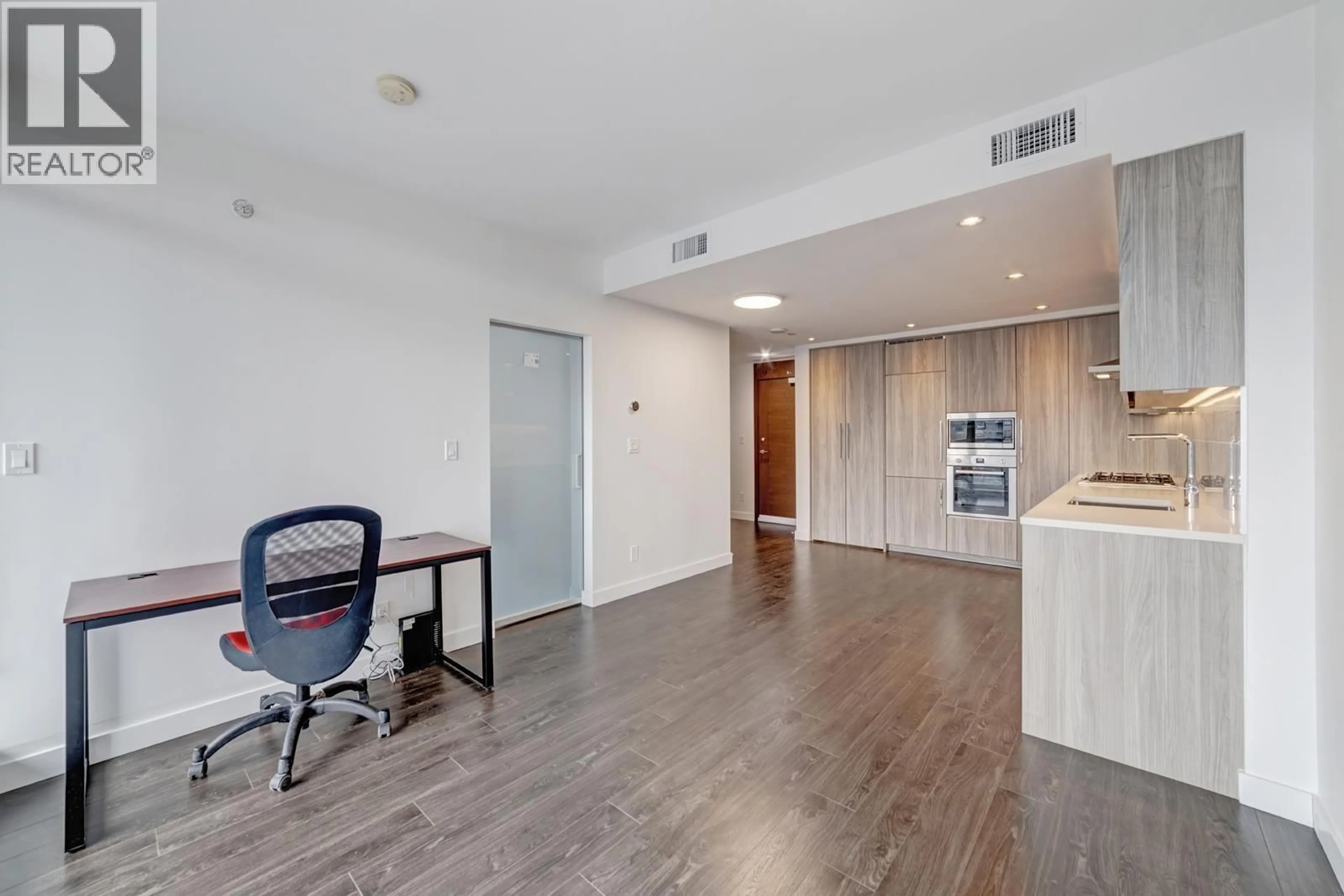 A pic of a room for 410 - 4720 LOUGHEED HIGHWAY, Burnaby British Columbia V5C0M8