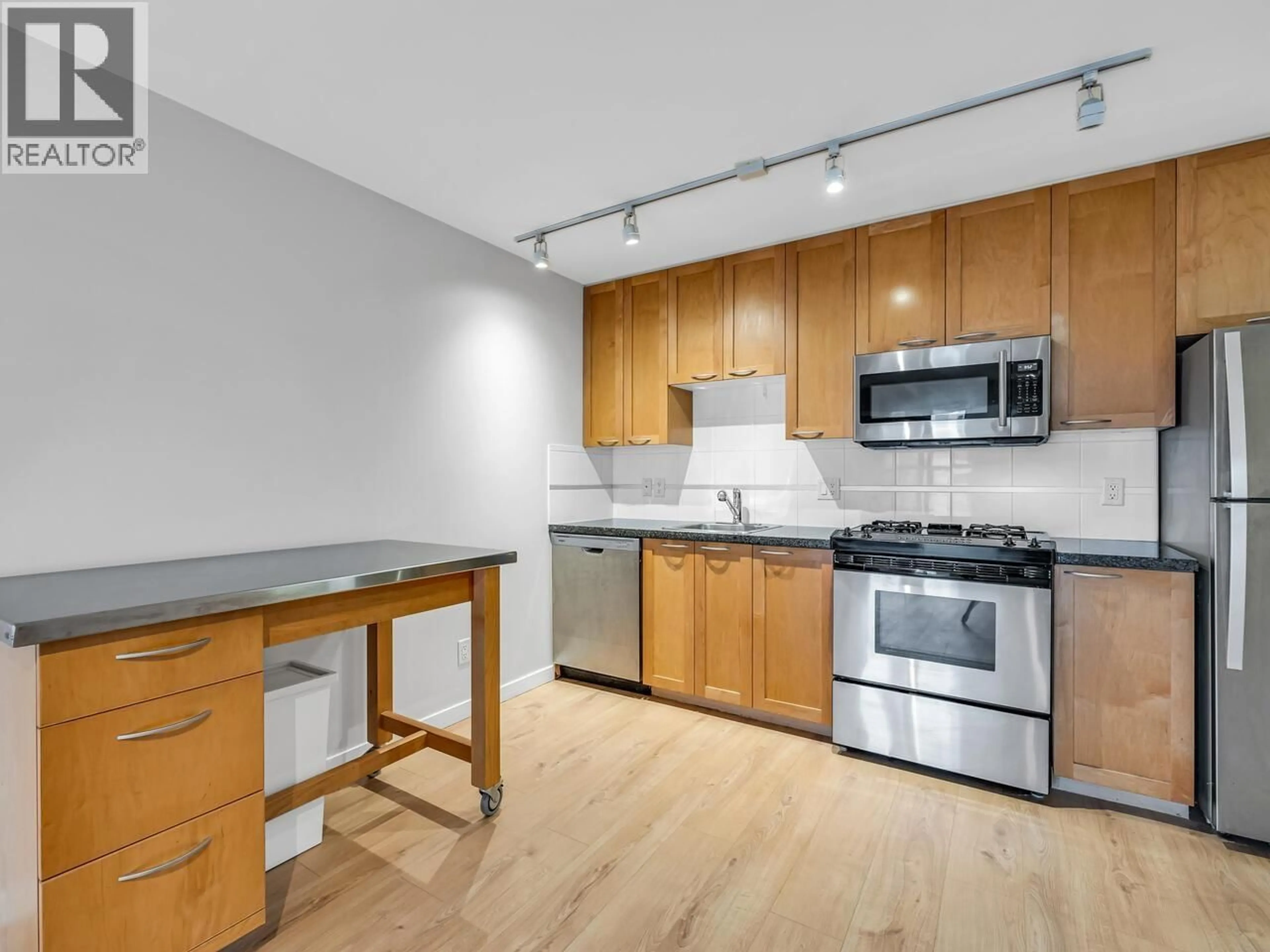 Standard kitchen, wood/laminate floor for 2104 - 969 RICHARDS STREET, Vancouver British Columbia V6B1A8