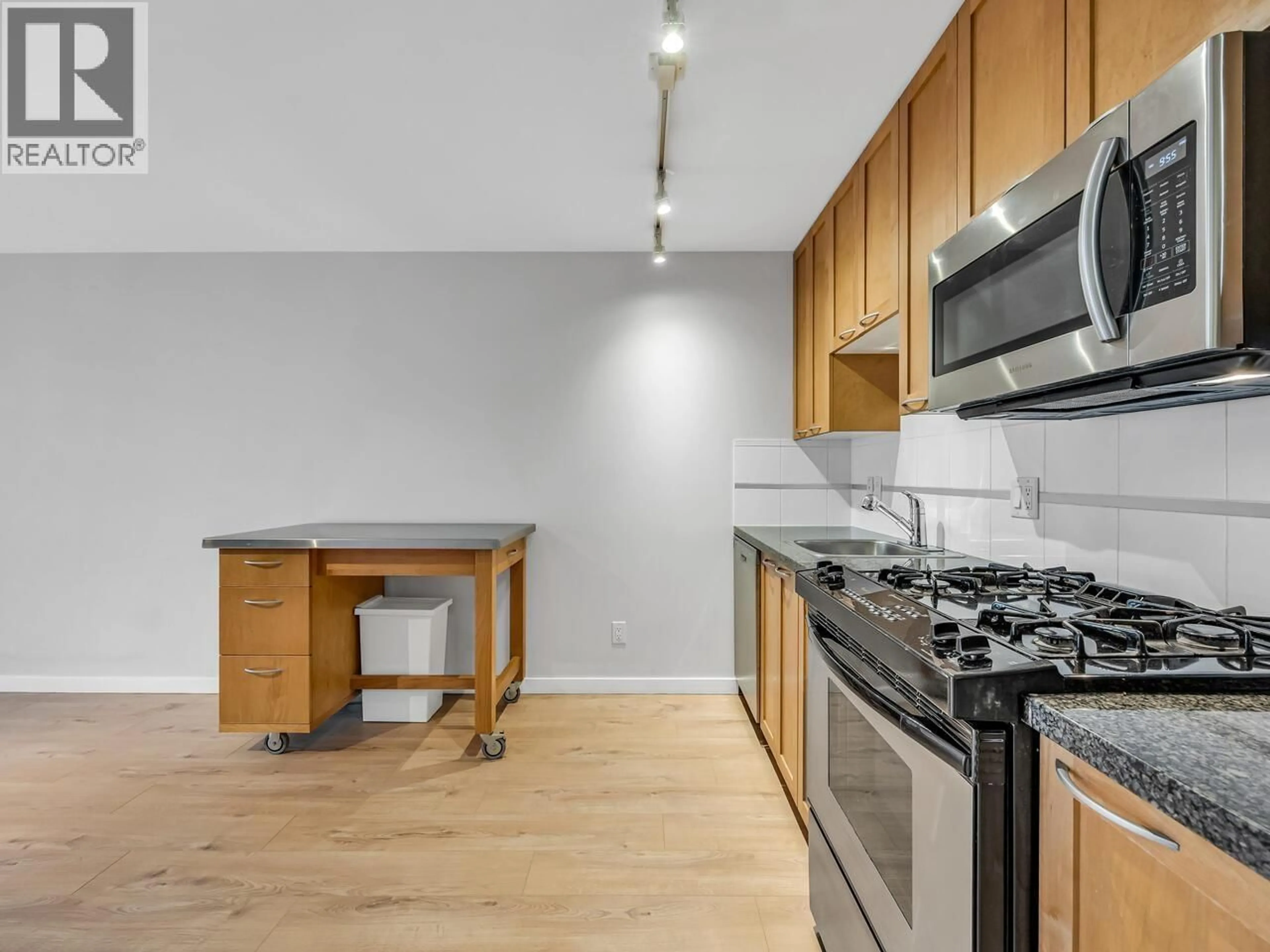 Standard kitchen, unknown for 2104 - 969 RICHARDS STREET, Vancouver British Columbia V6B1A8