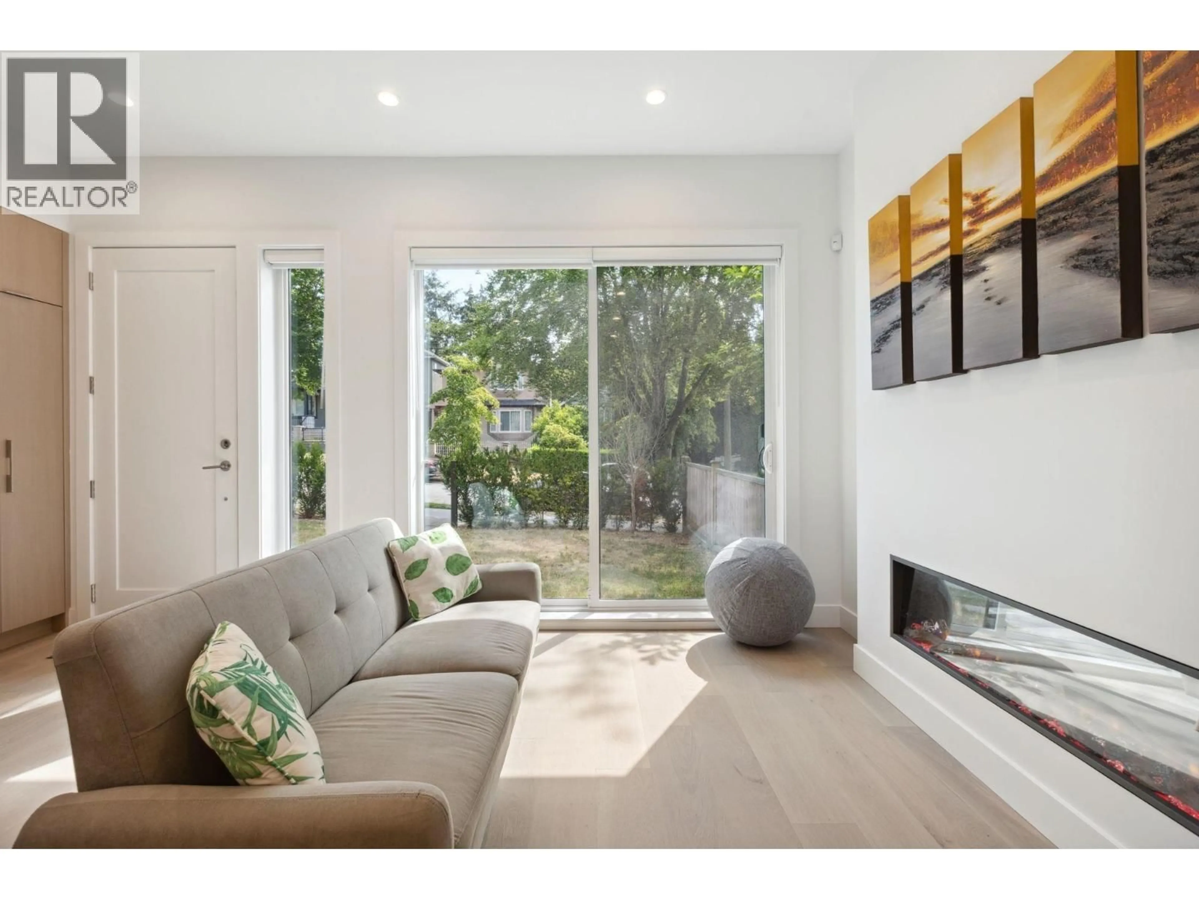 Living room with furniture, unknown for 7855 ONTARIO STREET, Vancouver British Columbia V5X3C8
