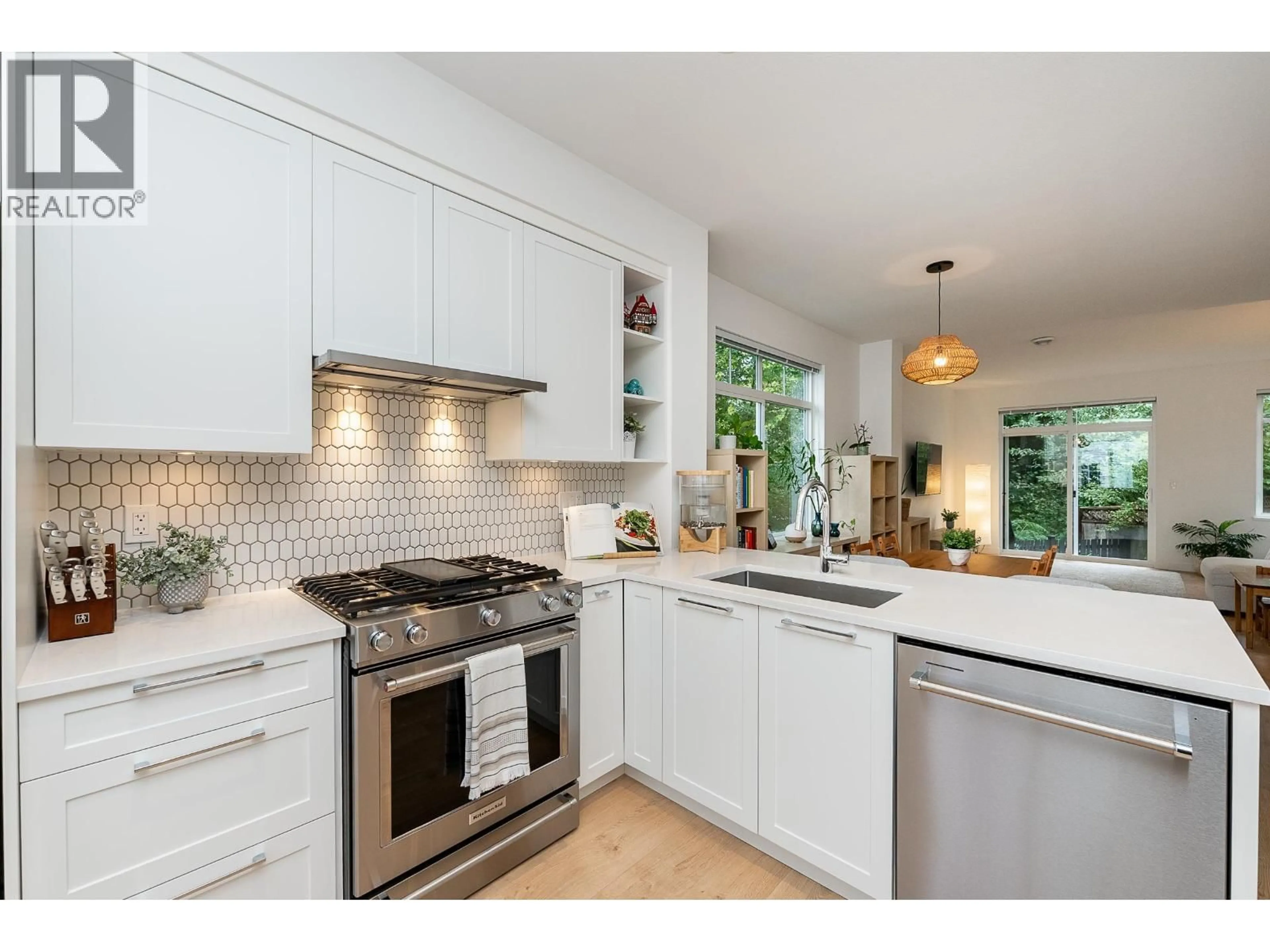 Open concept kitchen, ceramic/tile floor for 142 - 1220 ROCKLIN STREET, Coquitlam British Columbia V3B0R6