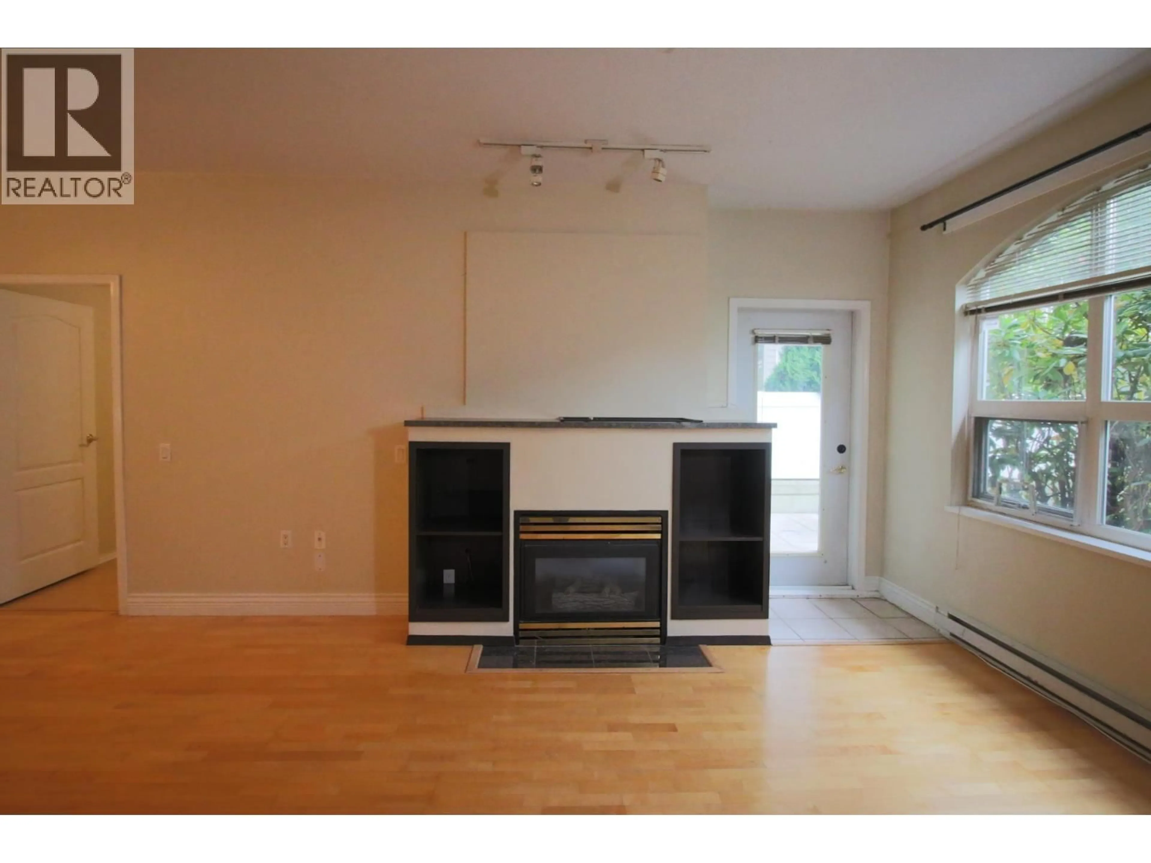 Unknown for 102 - 5888 DOVER CRESCENT, Richmond British Columbia V7C5R9