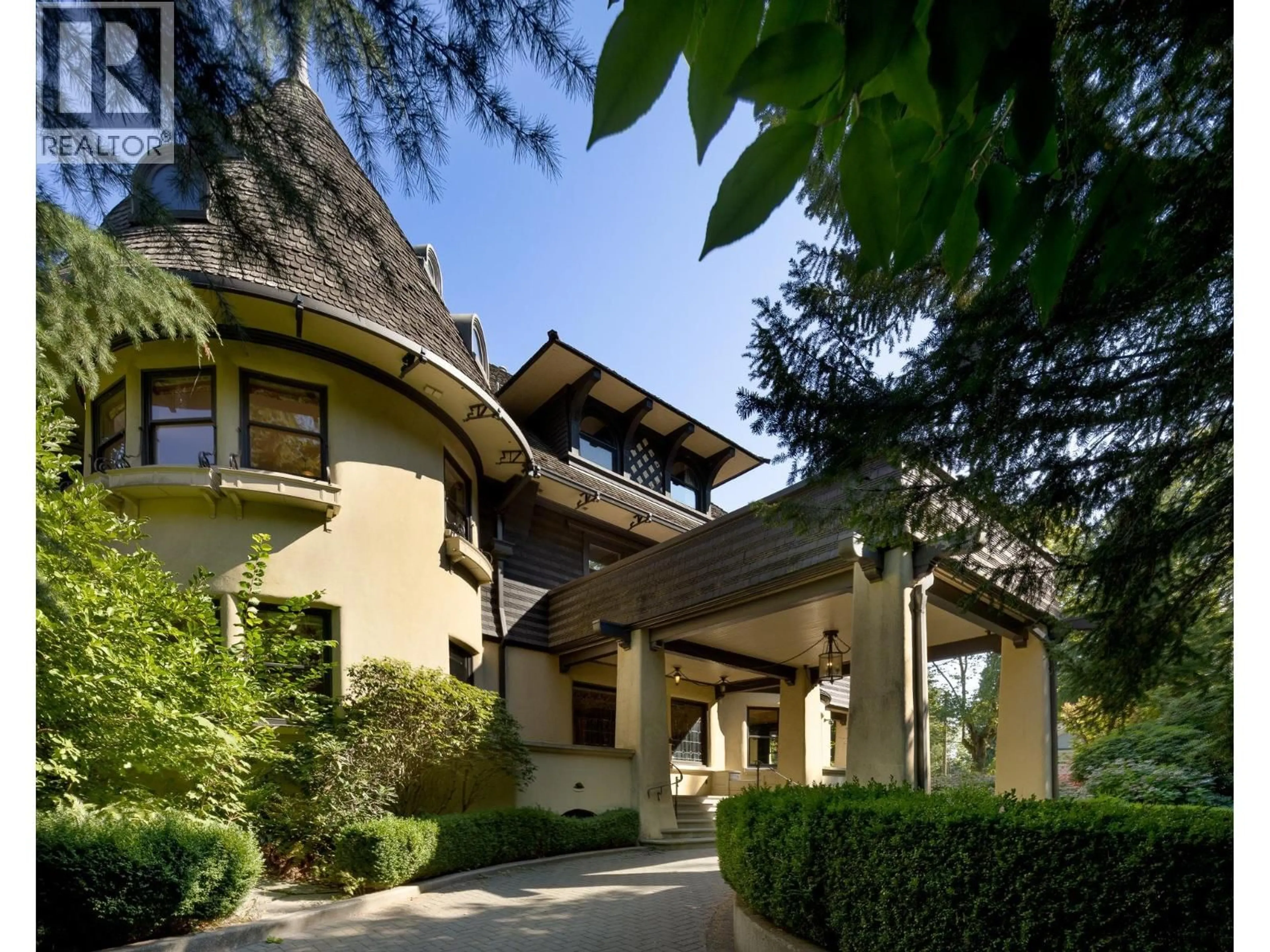 Indoor foyer for 2 - 3838 CYPRESS STREET, Vancouver British Columbia V6J3P3