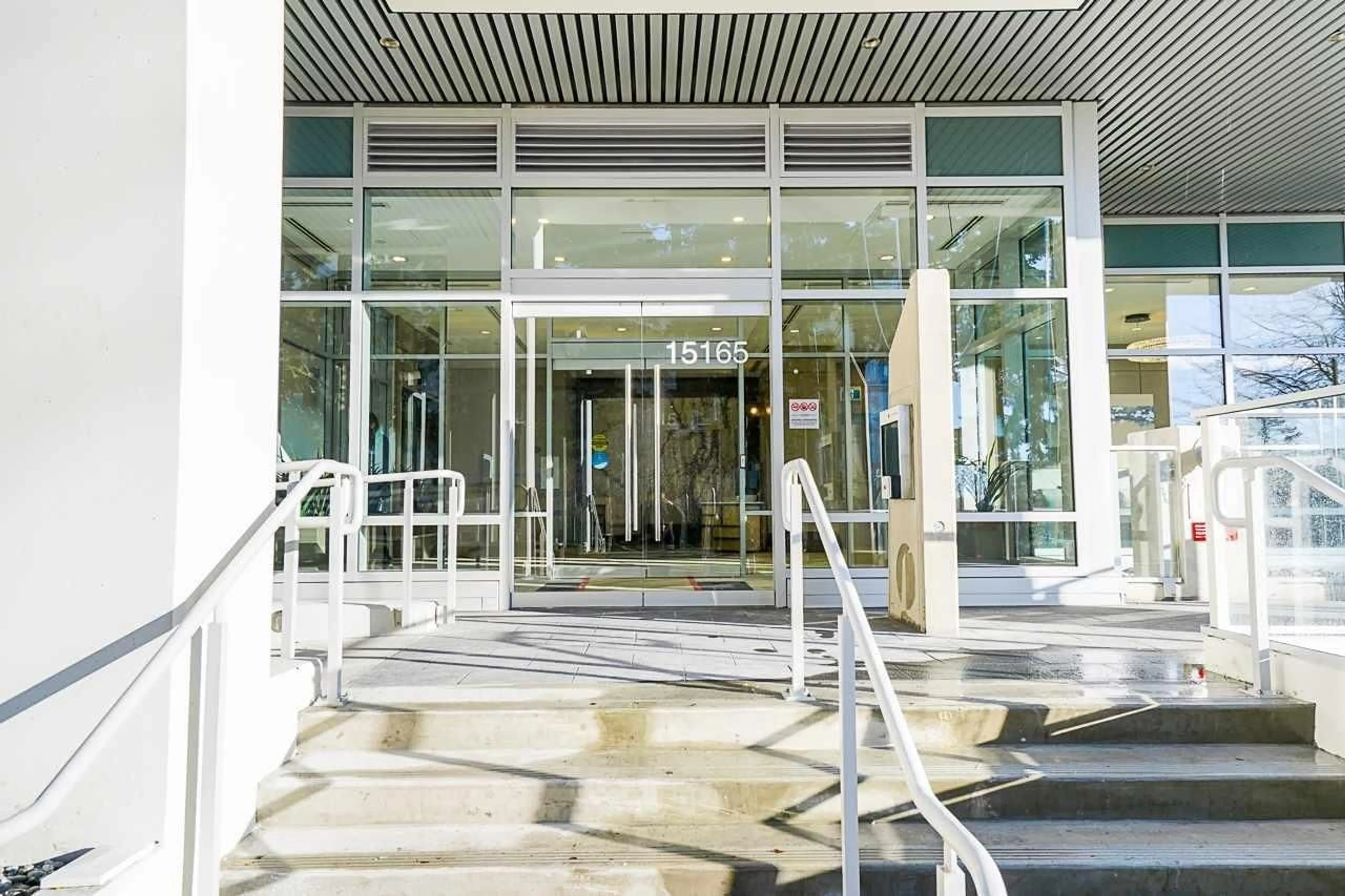 Lobby for 603 - 15165 THRIFT, White Rock British Columbia V4B0C1