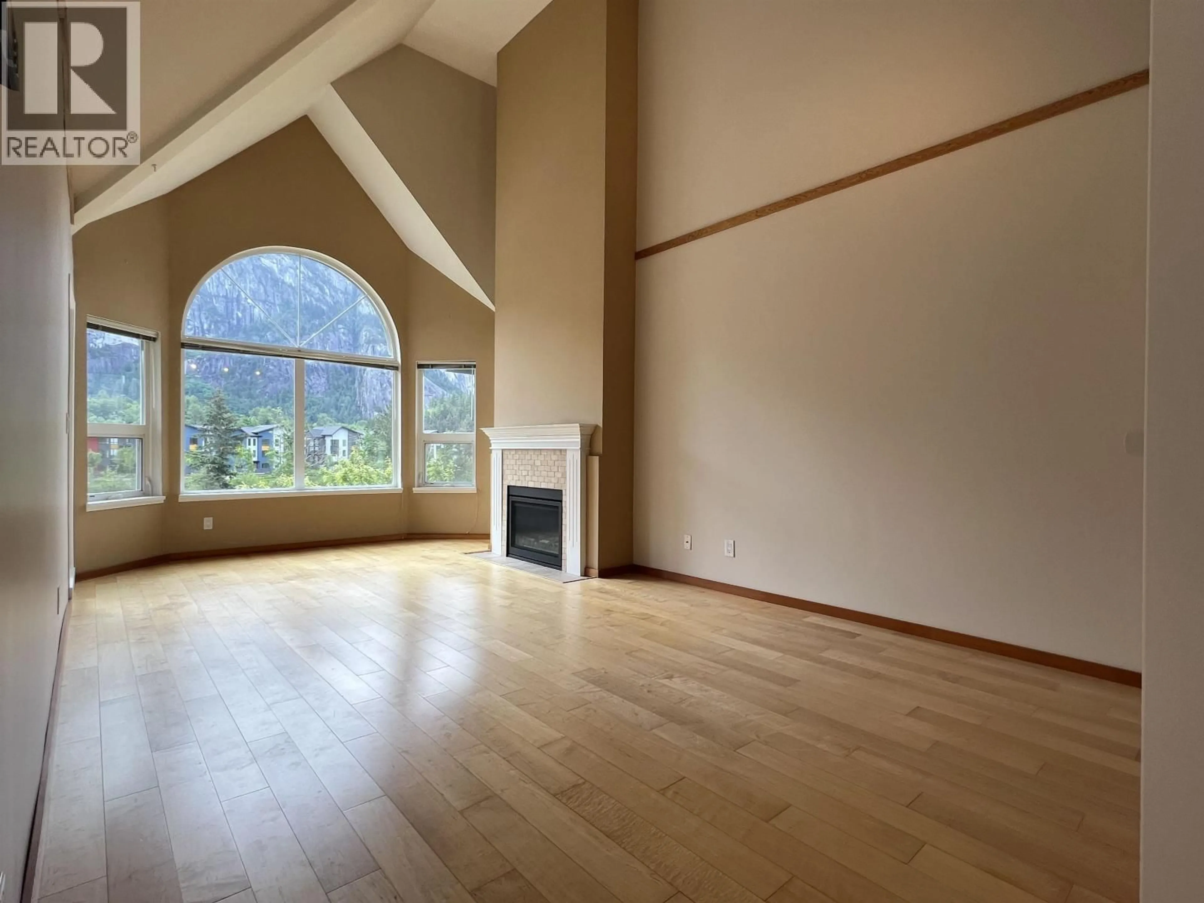 A pic of a room for 305 - 1468 PEMBERTON AVENUE, Squamish British Columbia V8B0K2