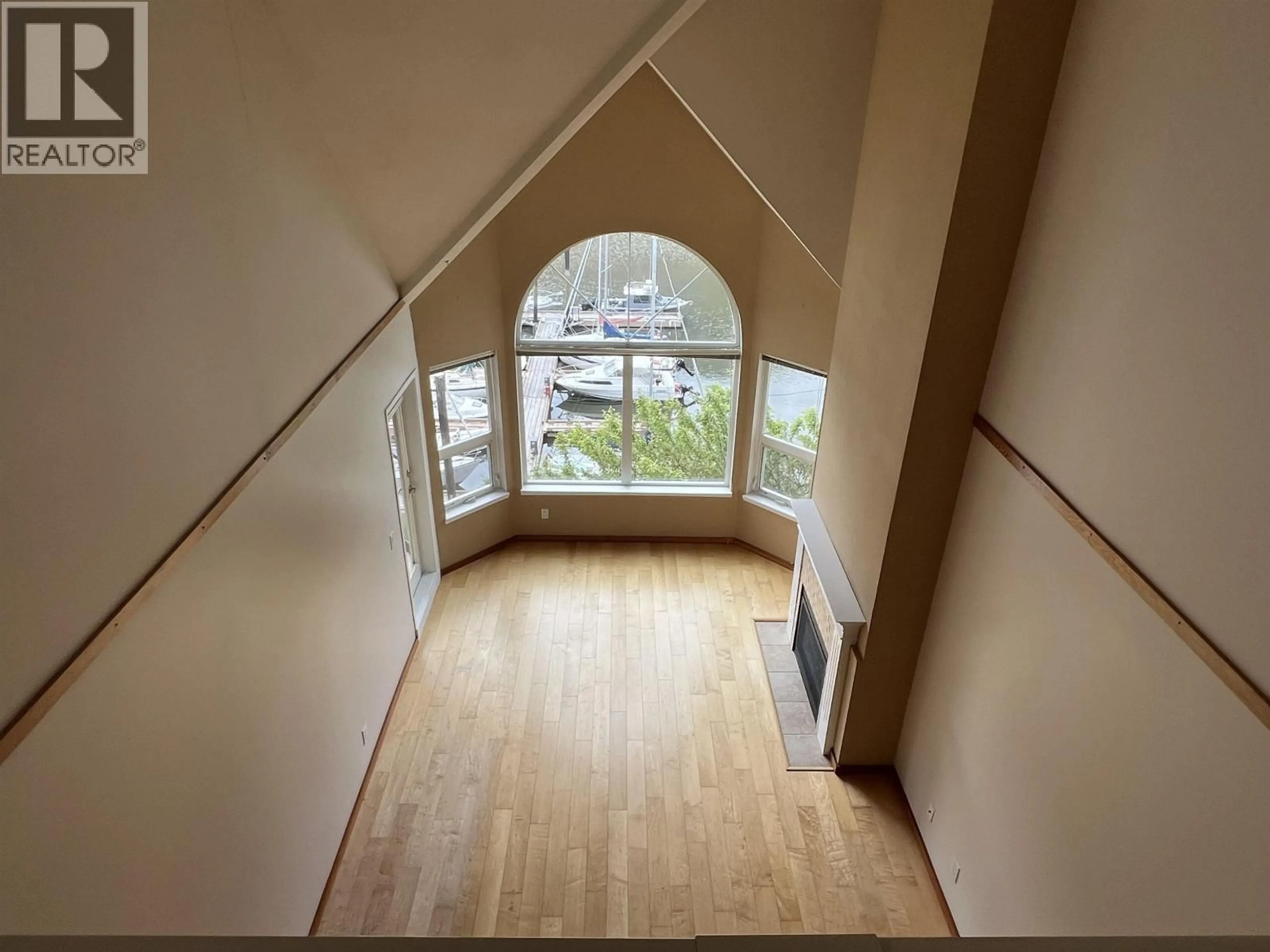 A pic of a room for 305 - 1468 PEMBERTON AVENUE, Squamish British Columbia V8B0K2